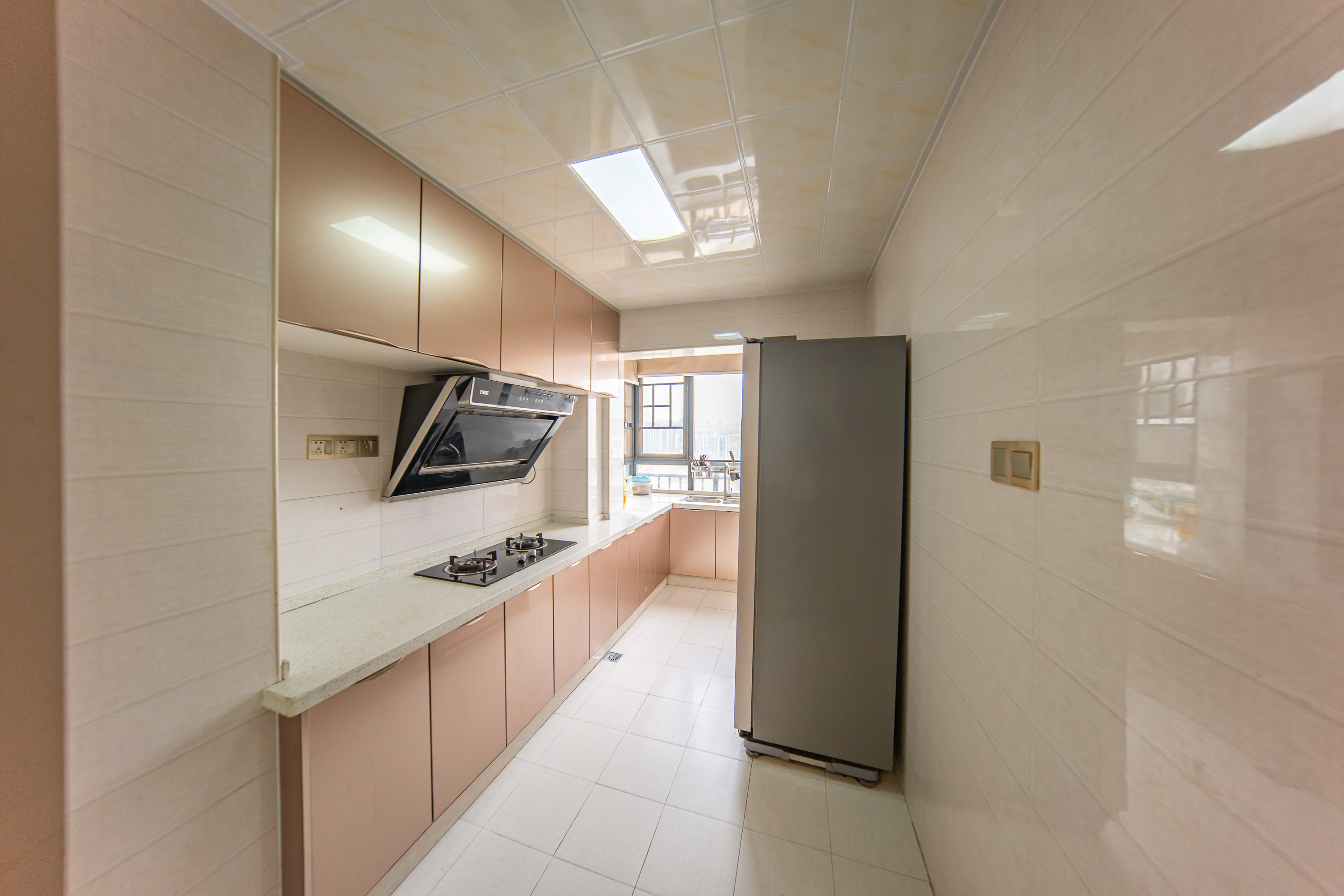 金鼎公园尚 3室2厅2卫 79.9万 金鼎公园尚 3室2厅2卫 79.9万厨房