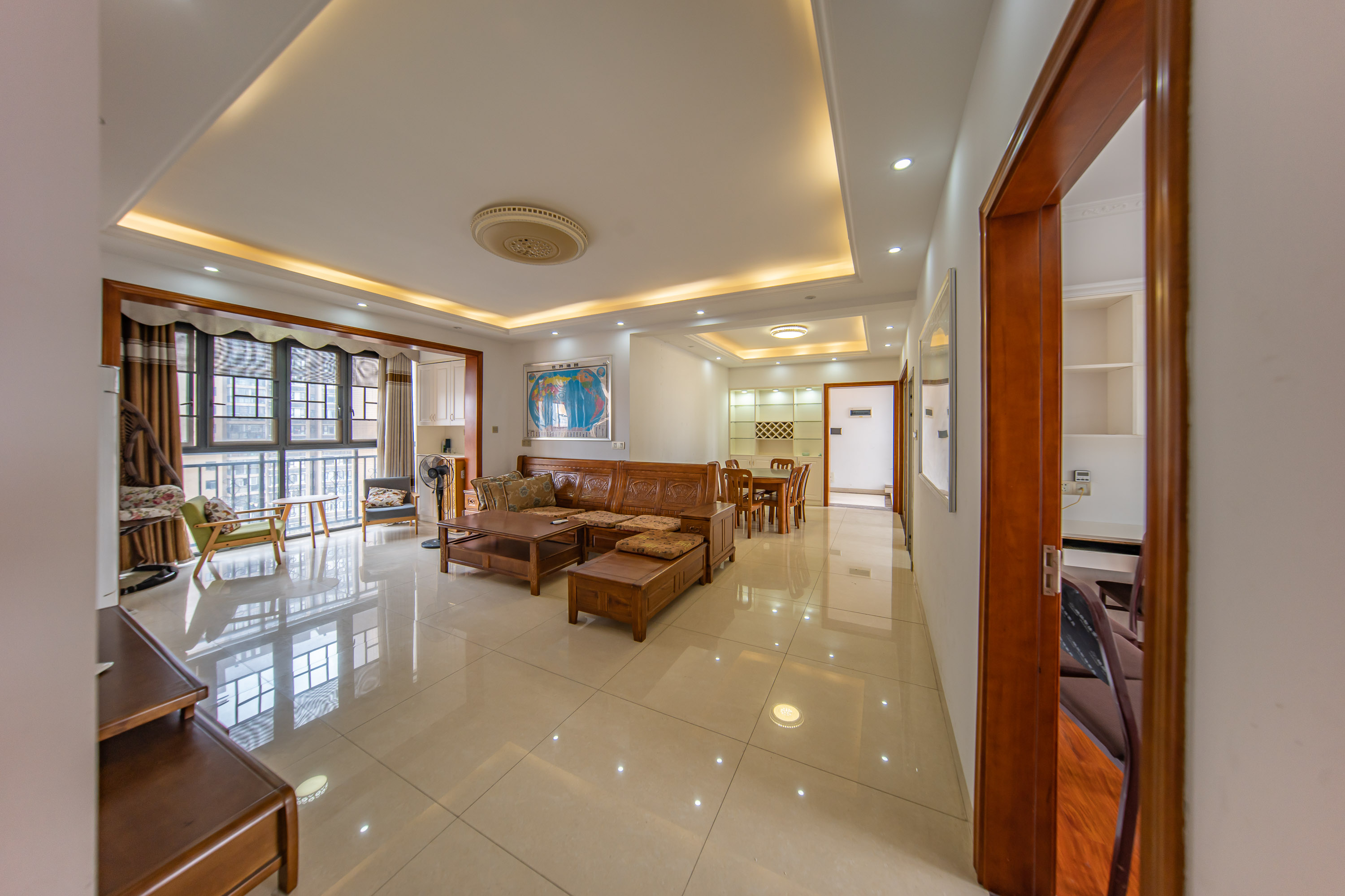 金鼎公园尚 3室2厅2卫 79.9万 金鼎公园尚 3室2厅2卫 79.9万客厅