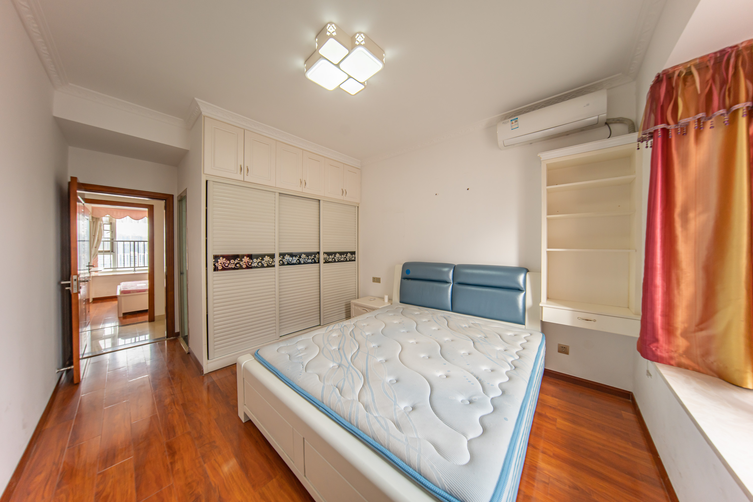 金鼎公园尚 3室2厅2卫 79.9万 金鼎公园尚 3室2厅2卫 79.9万卧室