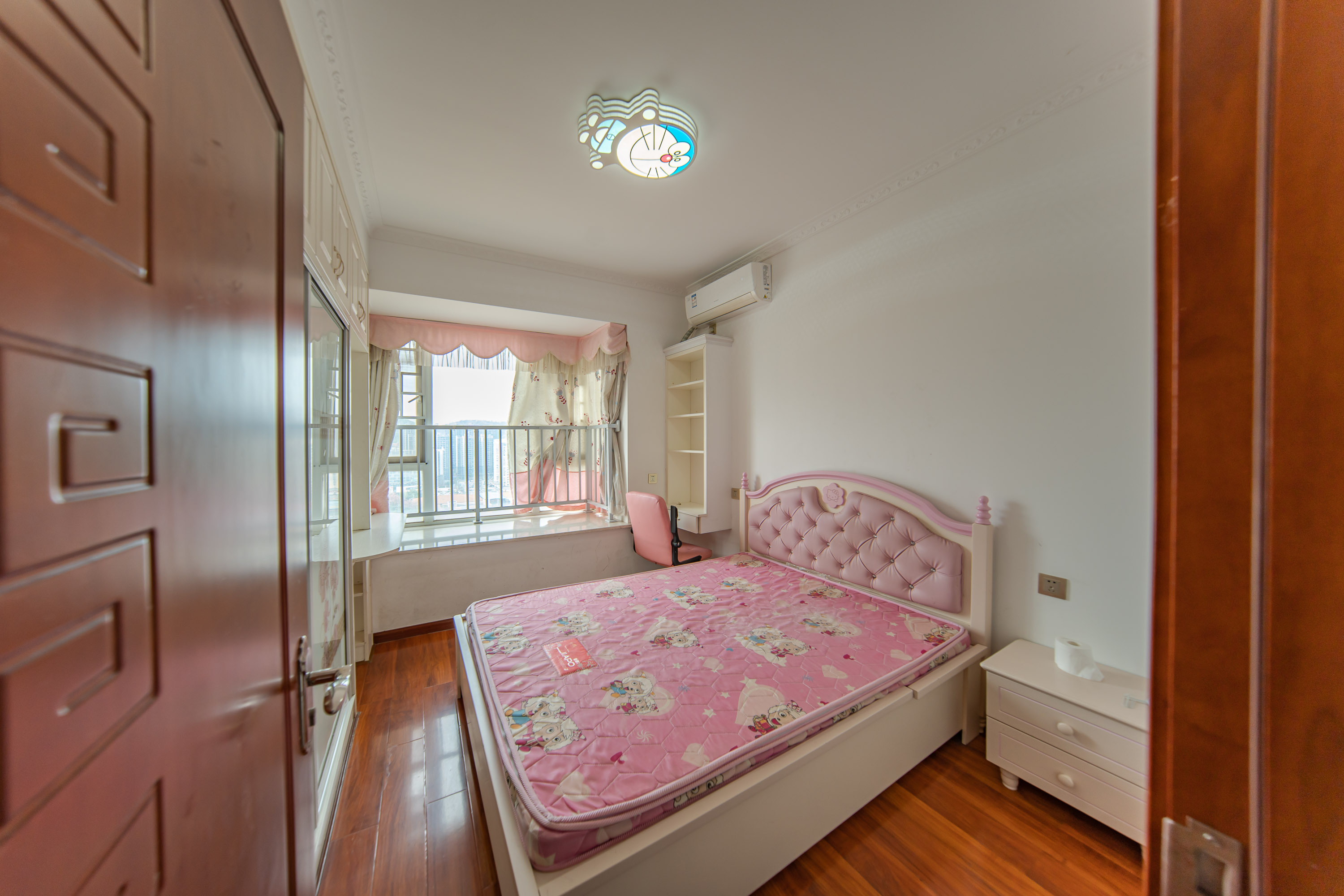 金鼎公园尚 3室2厅2卫 79.9万 金鼎公园尚 3室2厅2卫 79.9万卧室