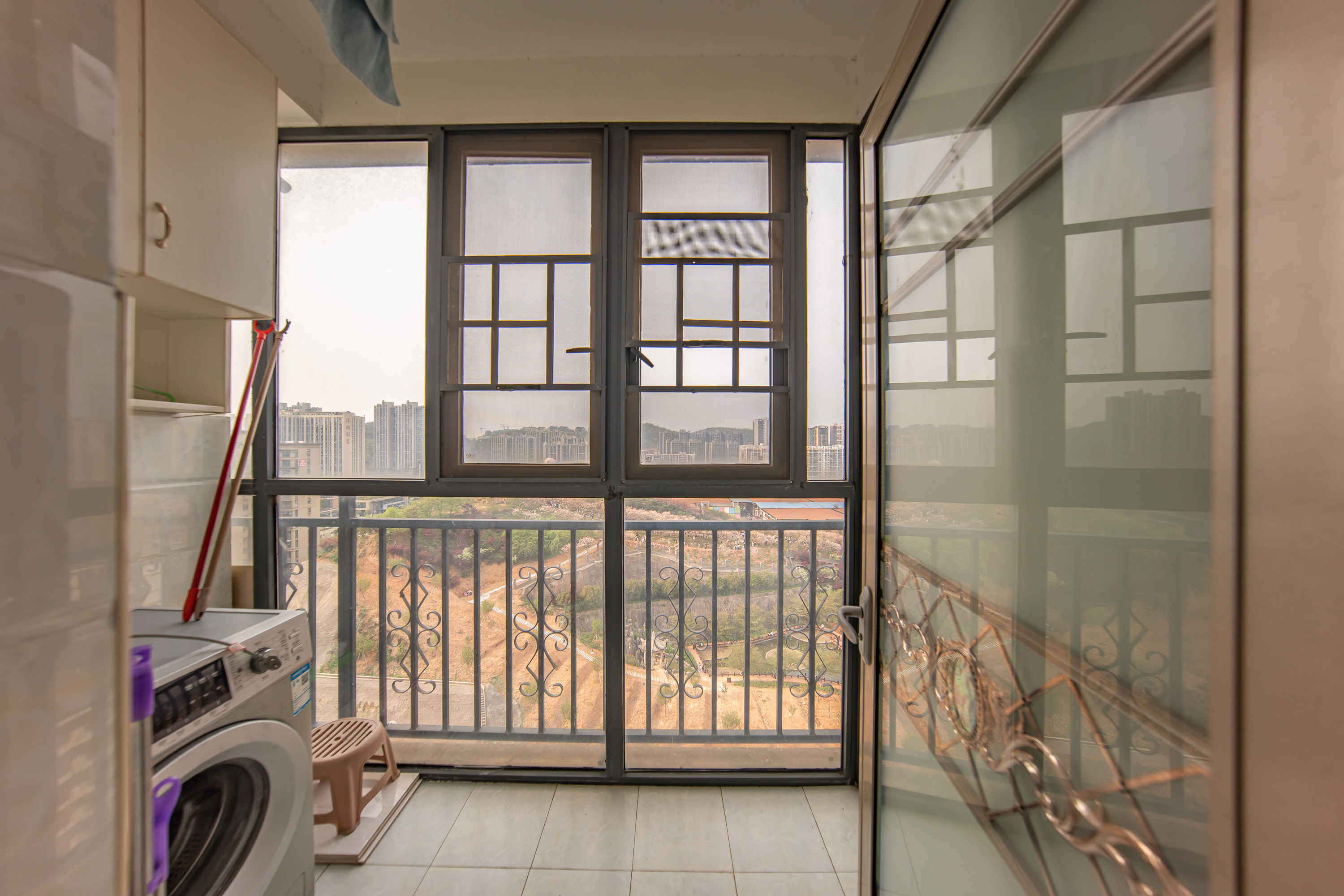 金鼎公园尚 3室2厅2卫 79.9万 金鼎公园尚 3室2厅2卫 79.9万阳台