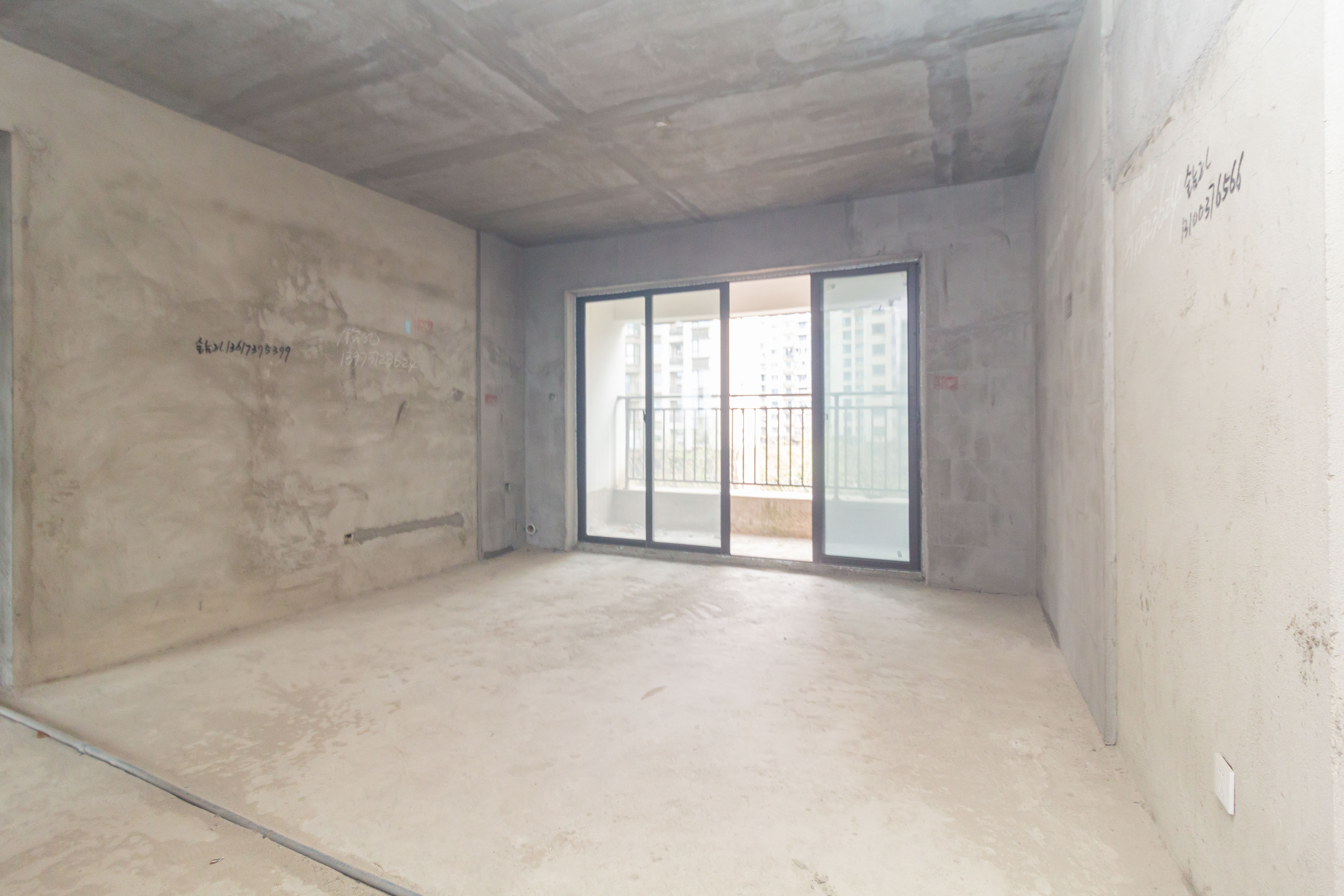 金广星苑  3室2厅1卫    59.8万客厅