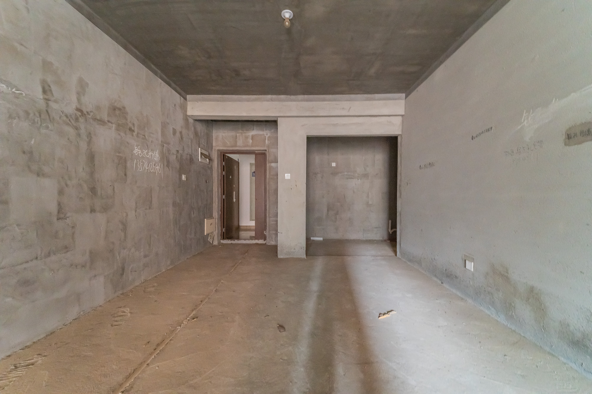 未来漫城 3室2厅2卫 89.8万 未来漫城 3室2厅2卫 89.8万客厅