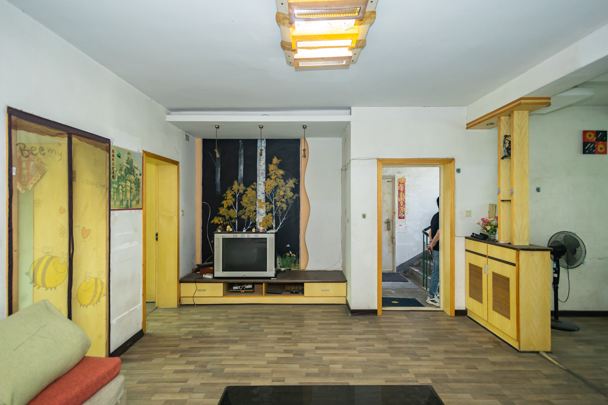 中南汽车世界  2室2厅1卫    48.0万 中南汽车世界  2室2厅1卫    48.0万客厅