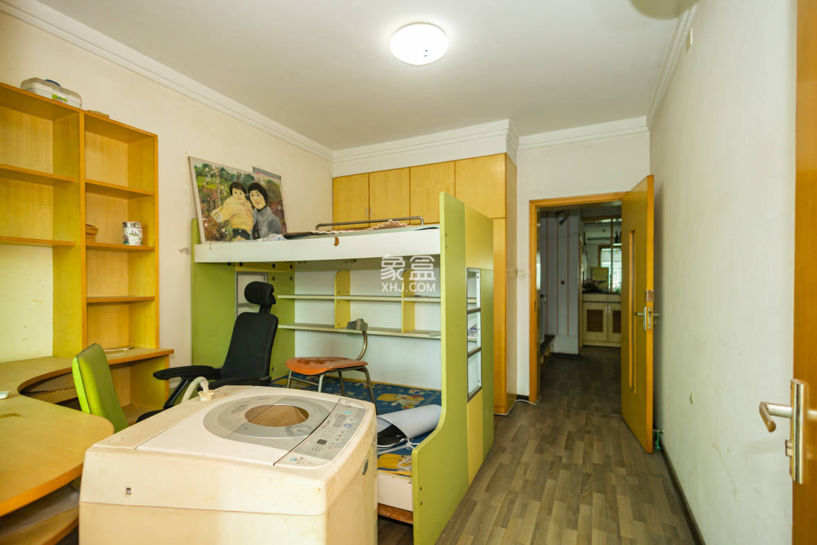 中南汽车世界  2室2厅1卫    48.0万 中南汽车世界  2室2厅1卫    48.0万卧室