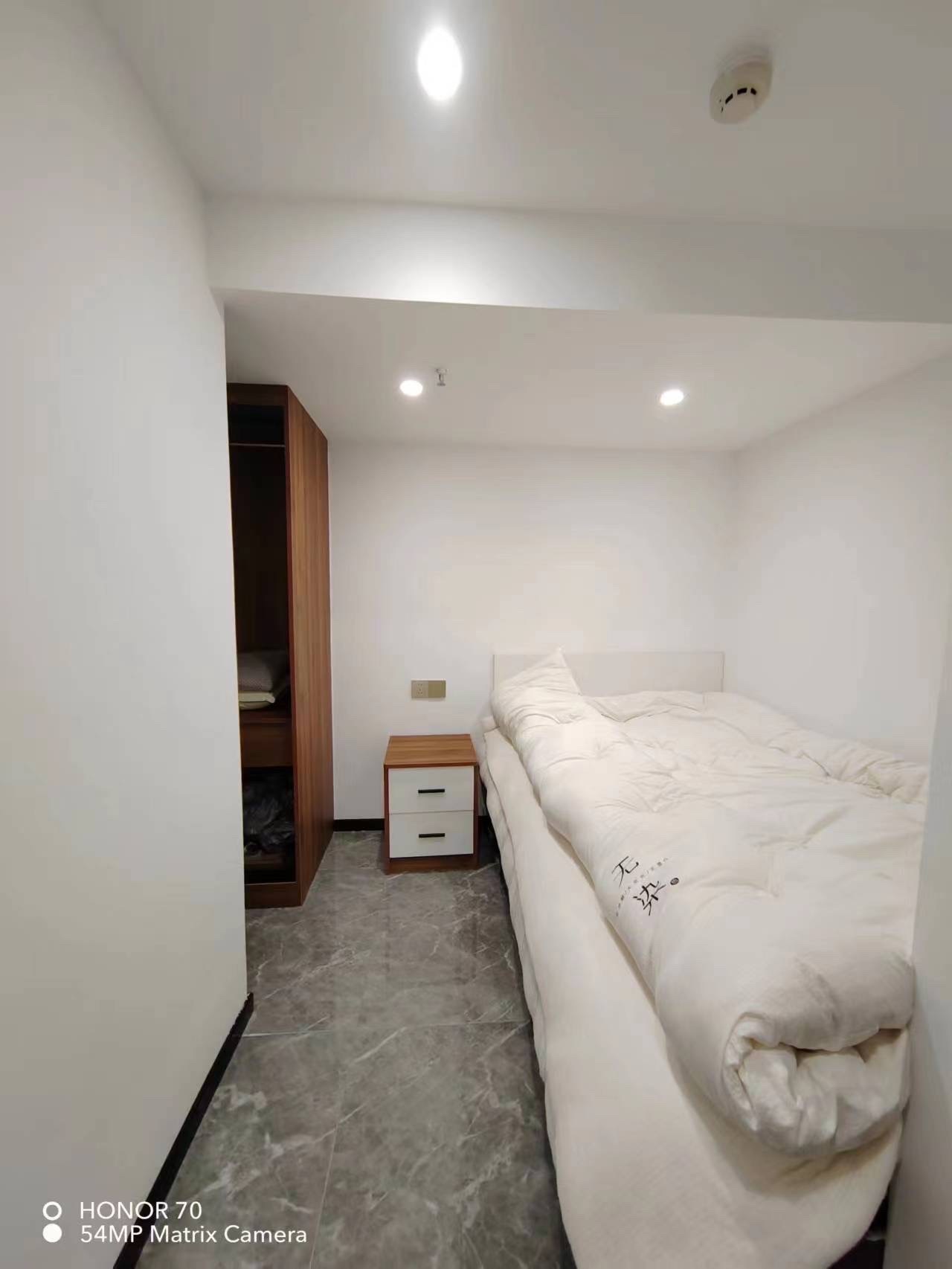 富力新天地三期  1室1厅1卫   1600.00元/月室内图