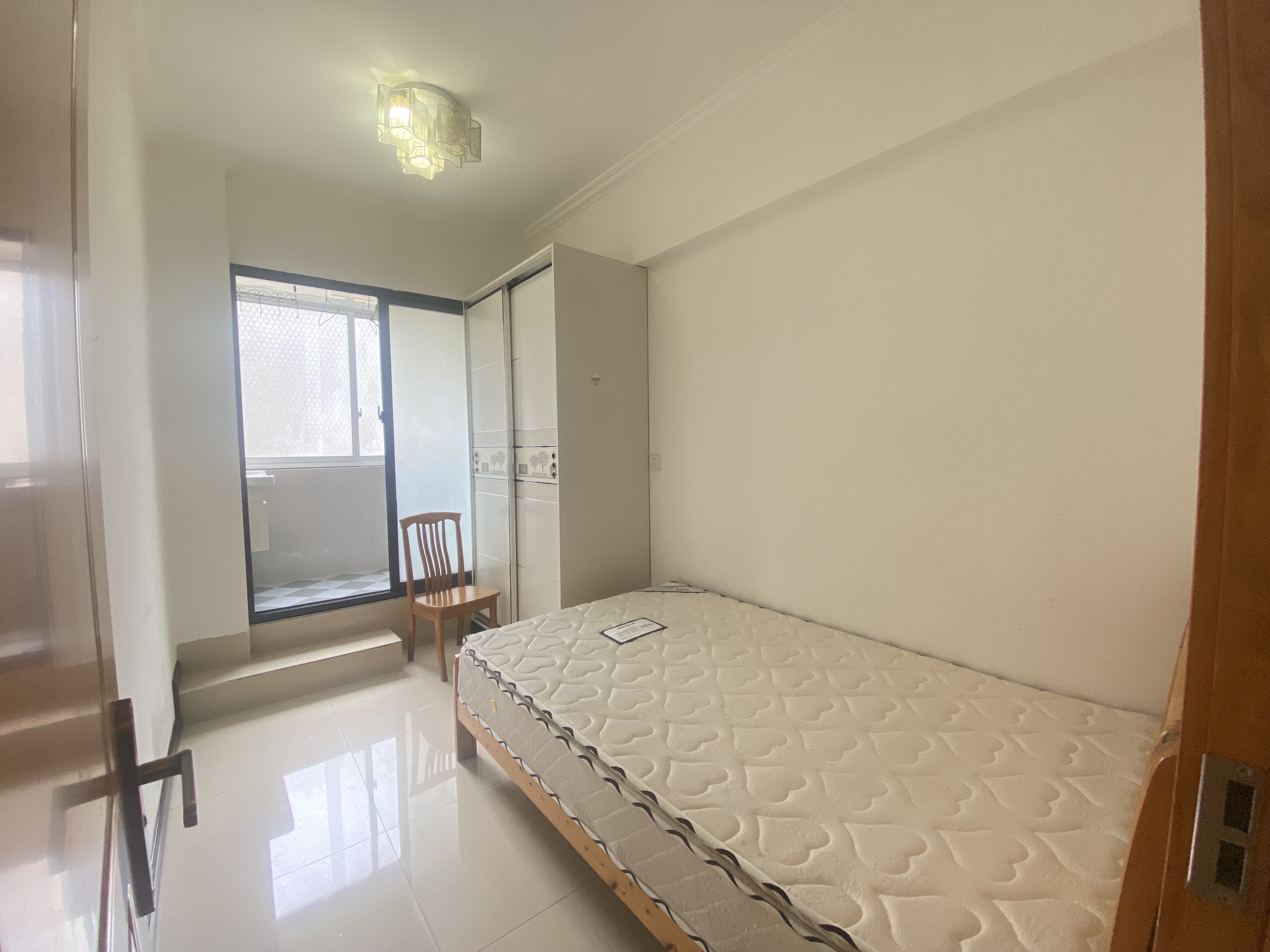中天会展城B区  5室1厅1卫   4200.00元/月室内图