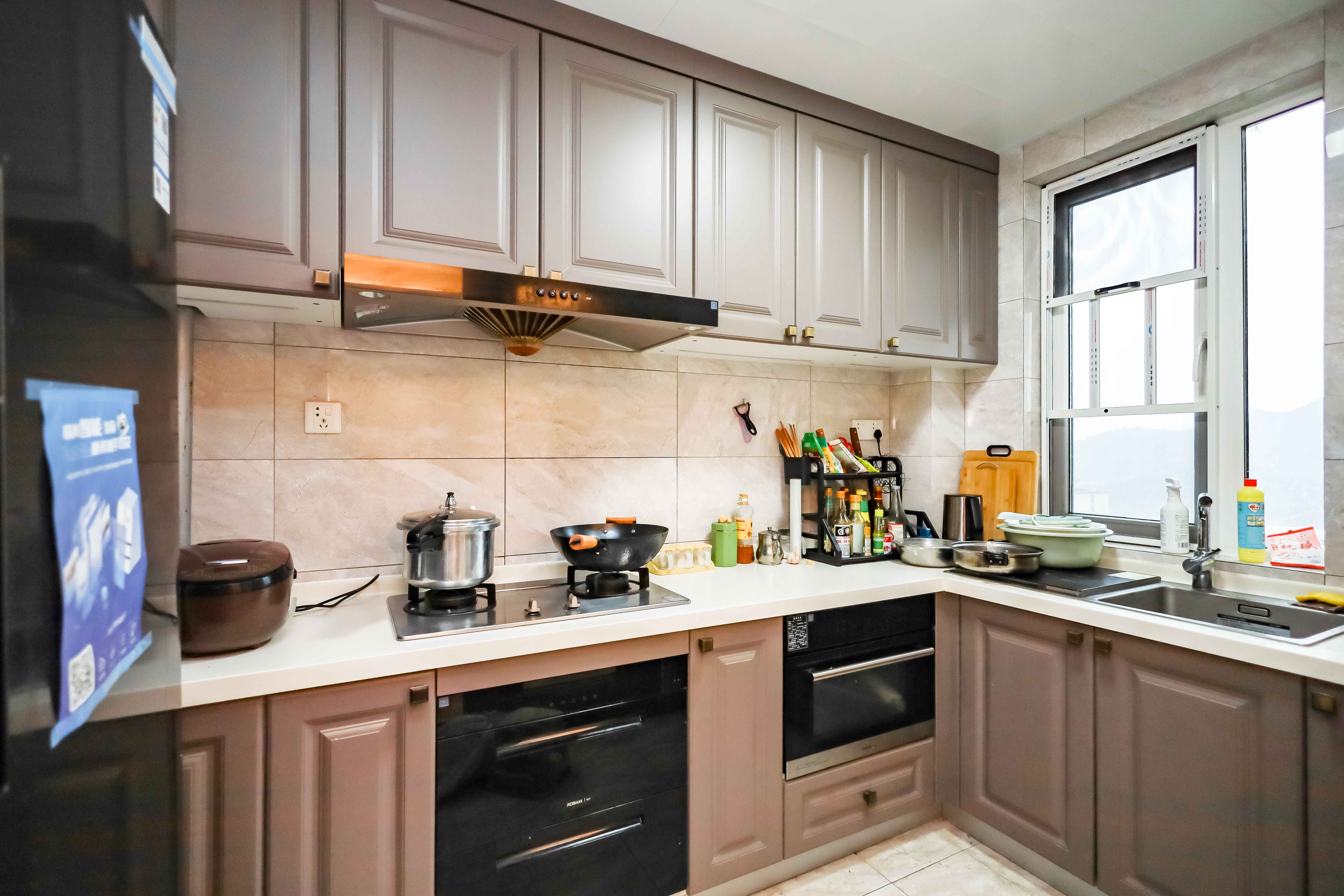 金地中交麓谷香颂(金地中交雅苑)  3室2厅2卫    146.0万厨房