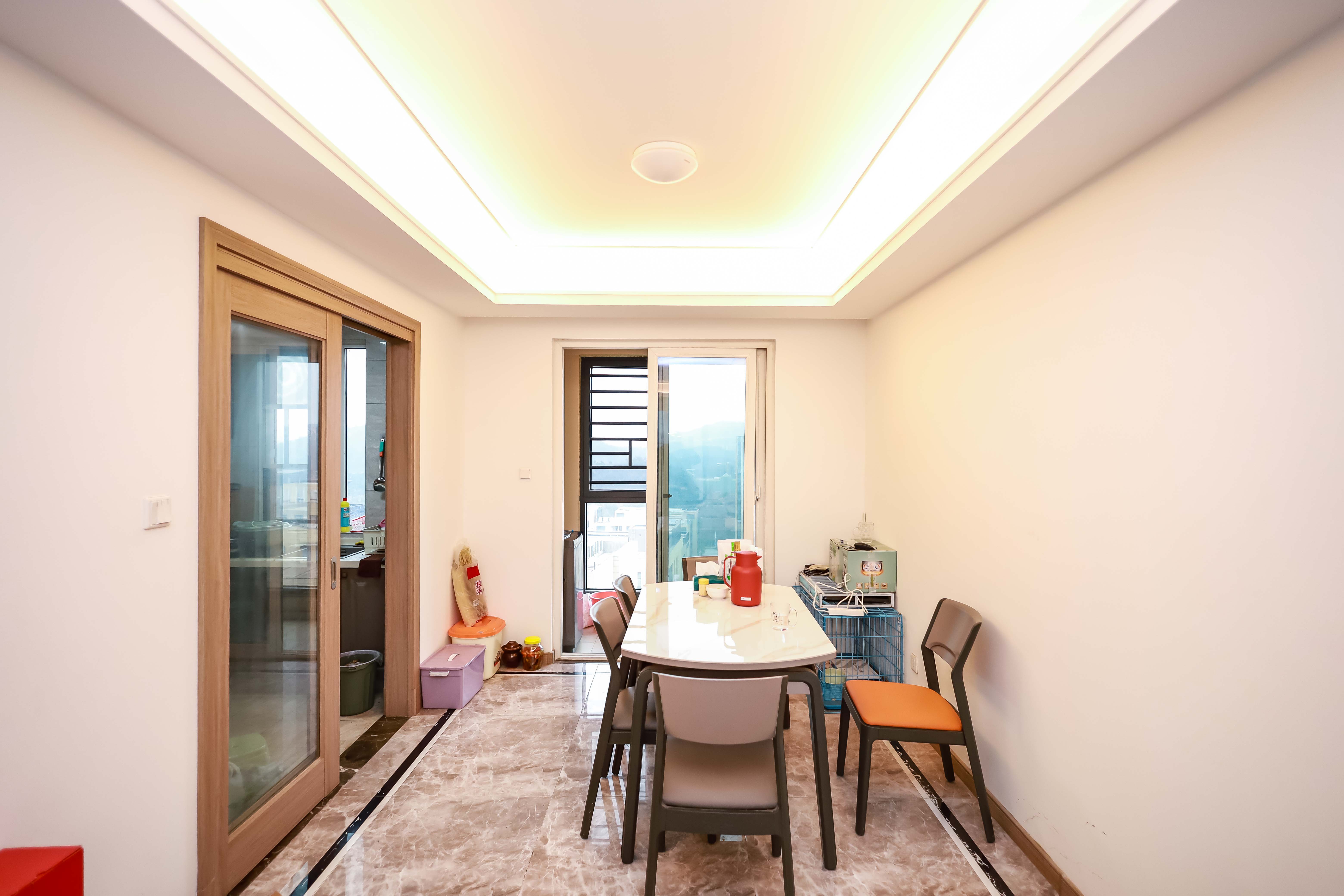 金地中交麓谷香颂(金地中交雅苑)  3室2厅2卫    146.0万客厅