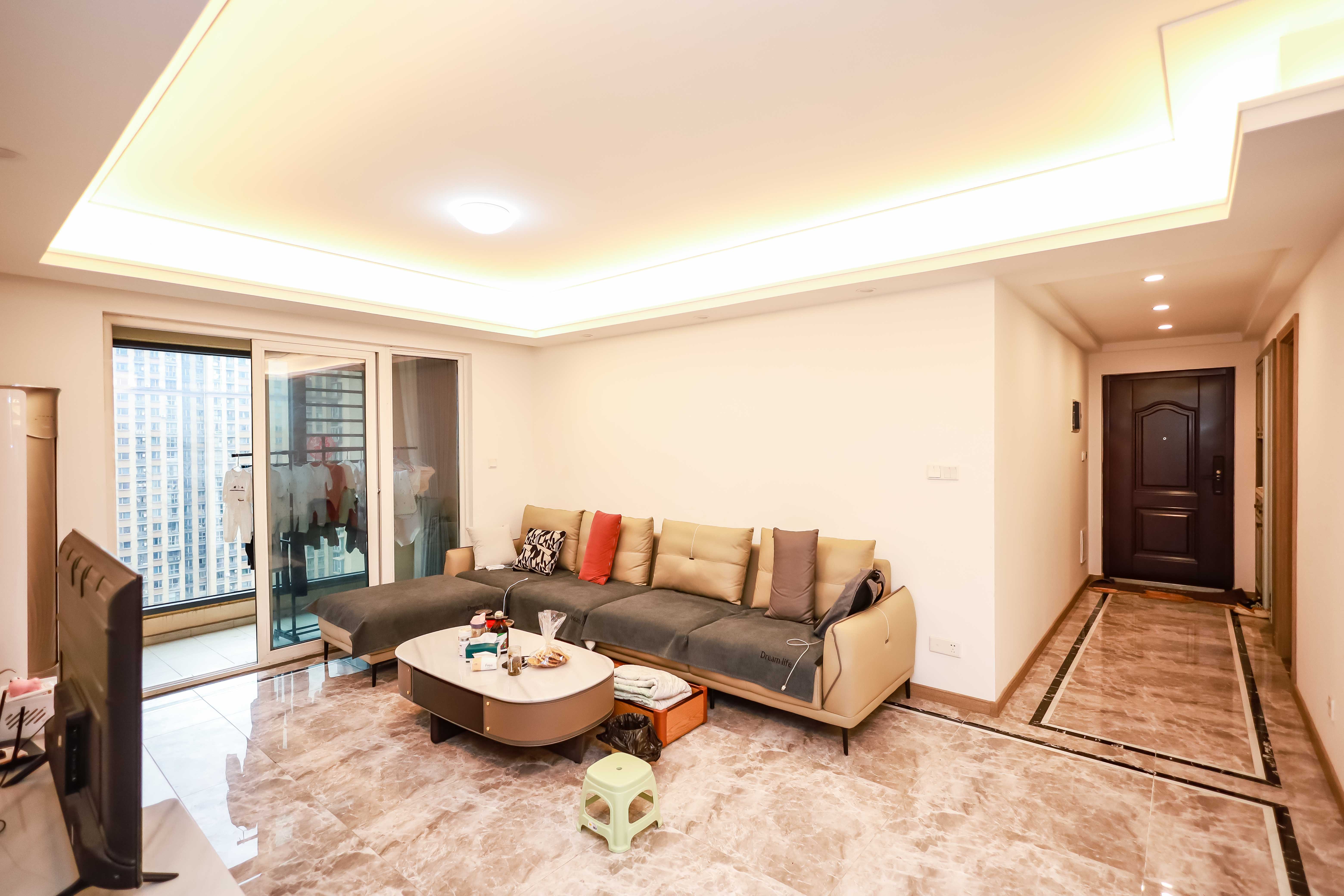 金地中交麓谷香颂(金地中交雅苑)  3室2厅2卫    146.0万客厅