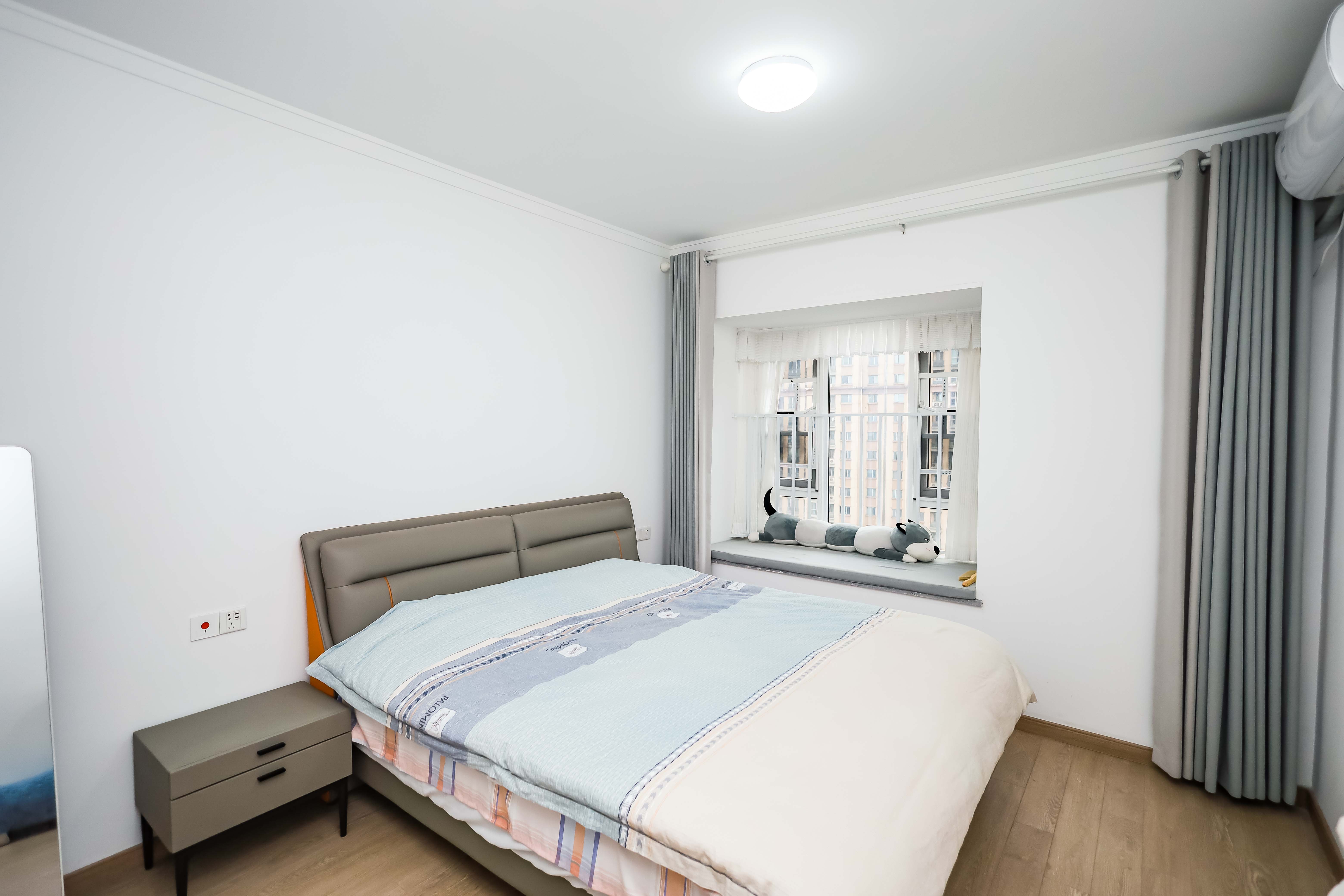 金地中交麓谷香颂(金地中交雅苑)  3室2厅2卫    146.0万卧室