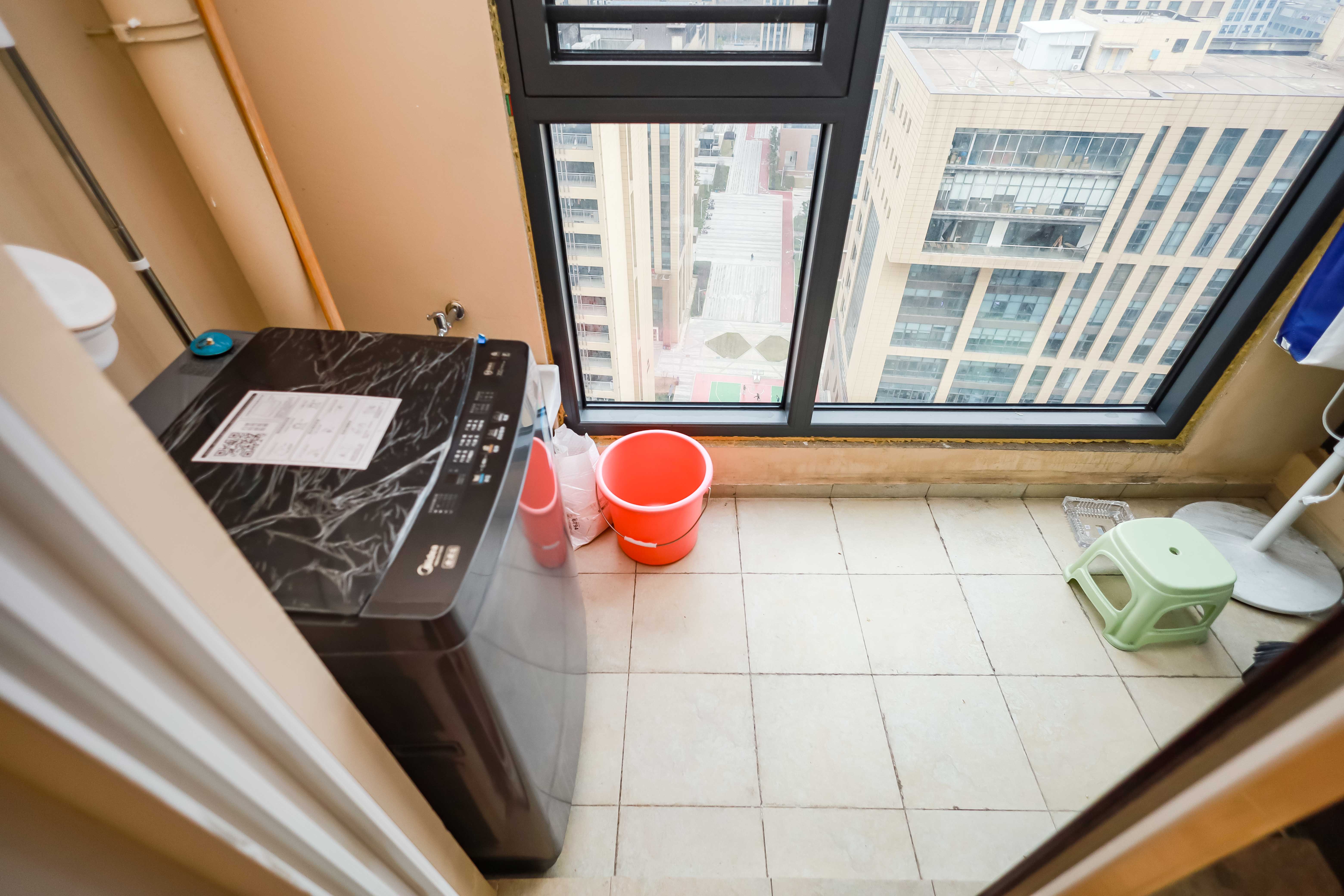 金地中交麓谷香颂(金地中交雅苑)  3室2厅2卫    146.0万阳台