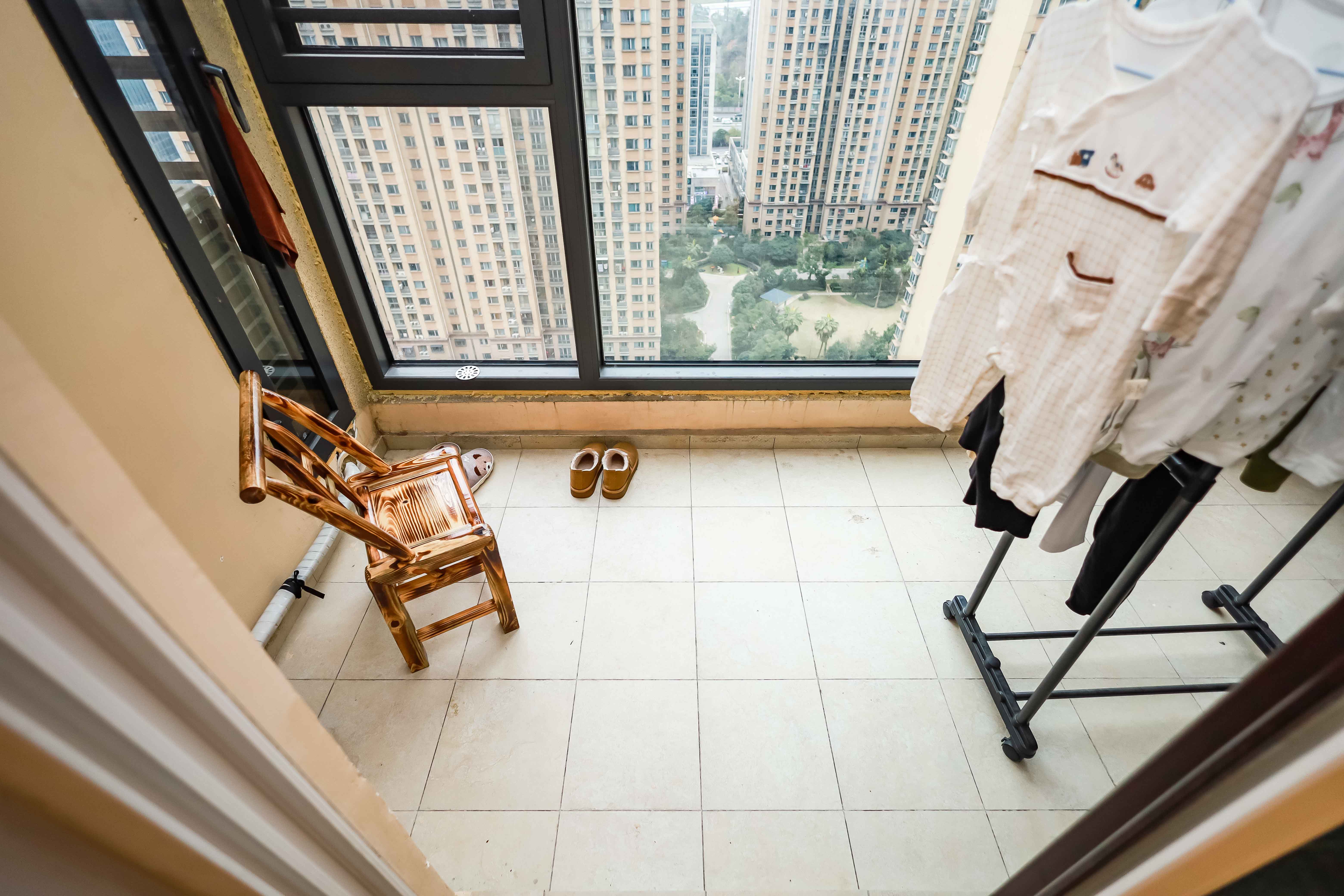 金地中交麓谷香颂(金地中交雅苑)  3室2厅2卫    146.0万阳台