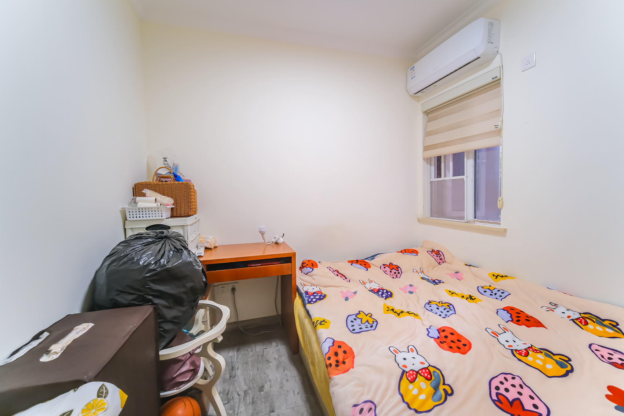 荣盛花语城  3室2厅1卫    65.0万 荣盛花语城  3室2厅1卫    65.0万卧室