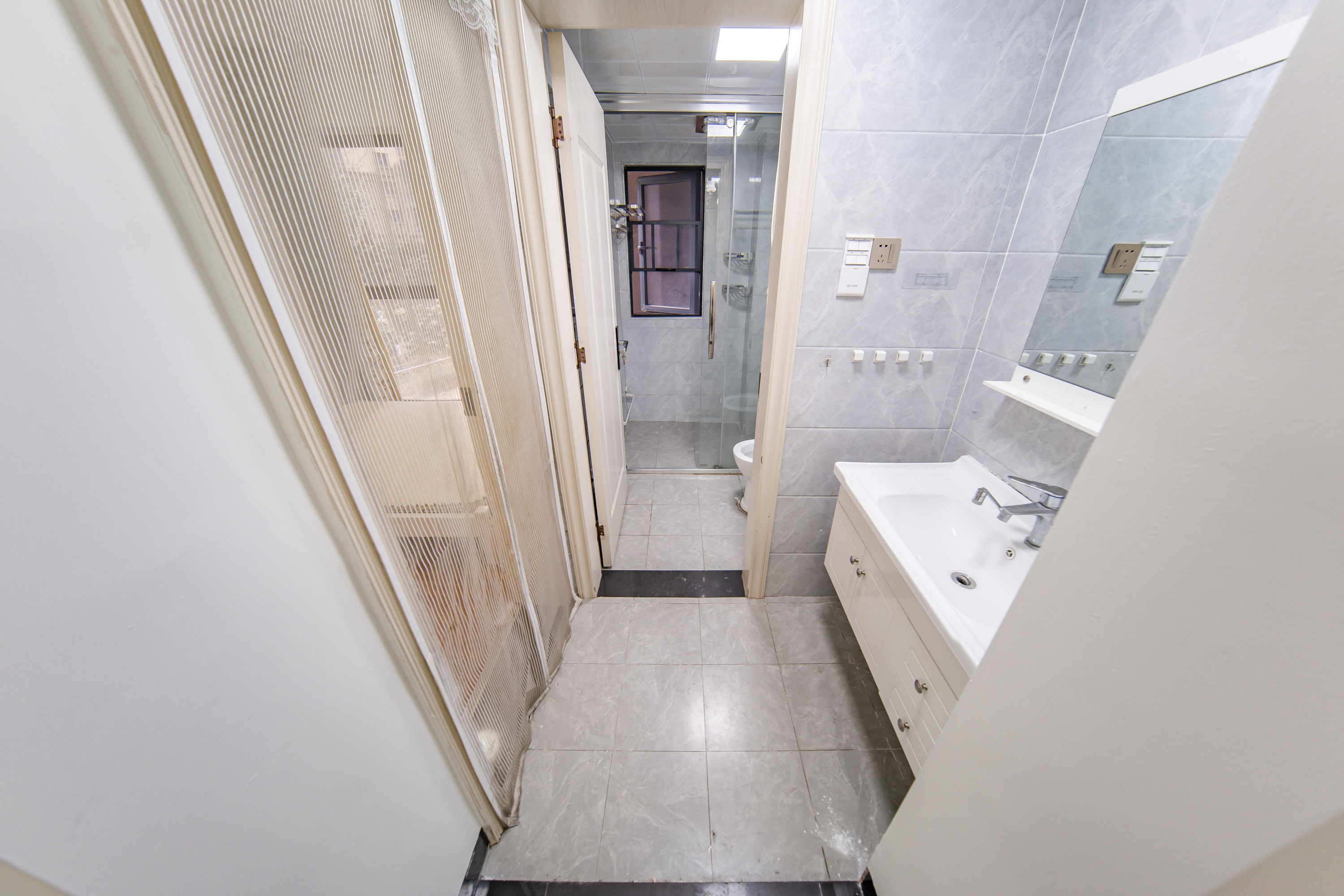 湘熙水郡(观澜海赋家园) 3室2厅1卫 118.0万 湘熙水郡(观澜海赋家园) 3室2厅1卫 118.0万卫生间