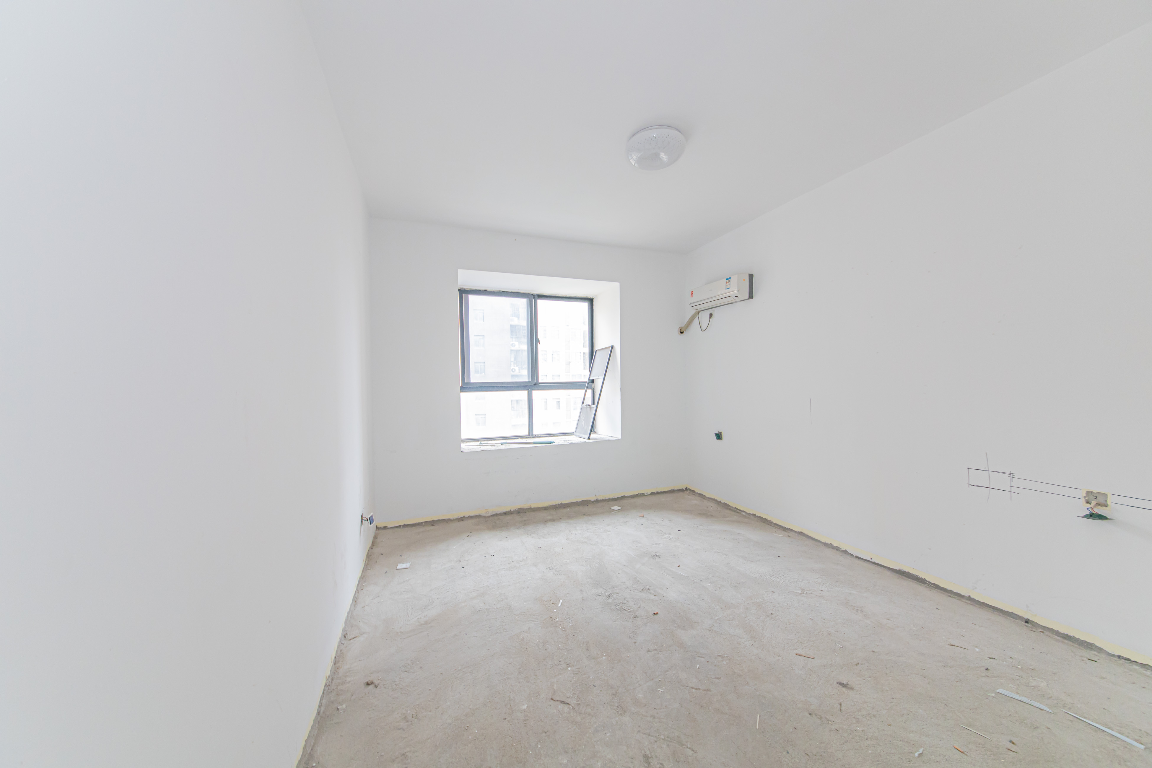 香芙嘉园(广铁湘府嘉园) 2室1厅1卫 55.0万 香芙嘉园(广铁湘府嘉园) 2室1厅1卫 55.0万卧室