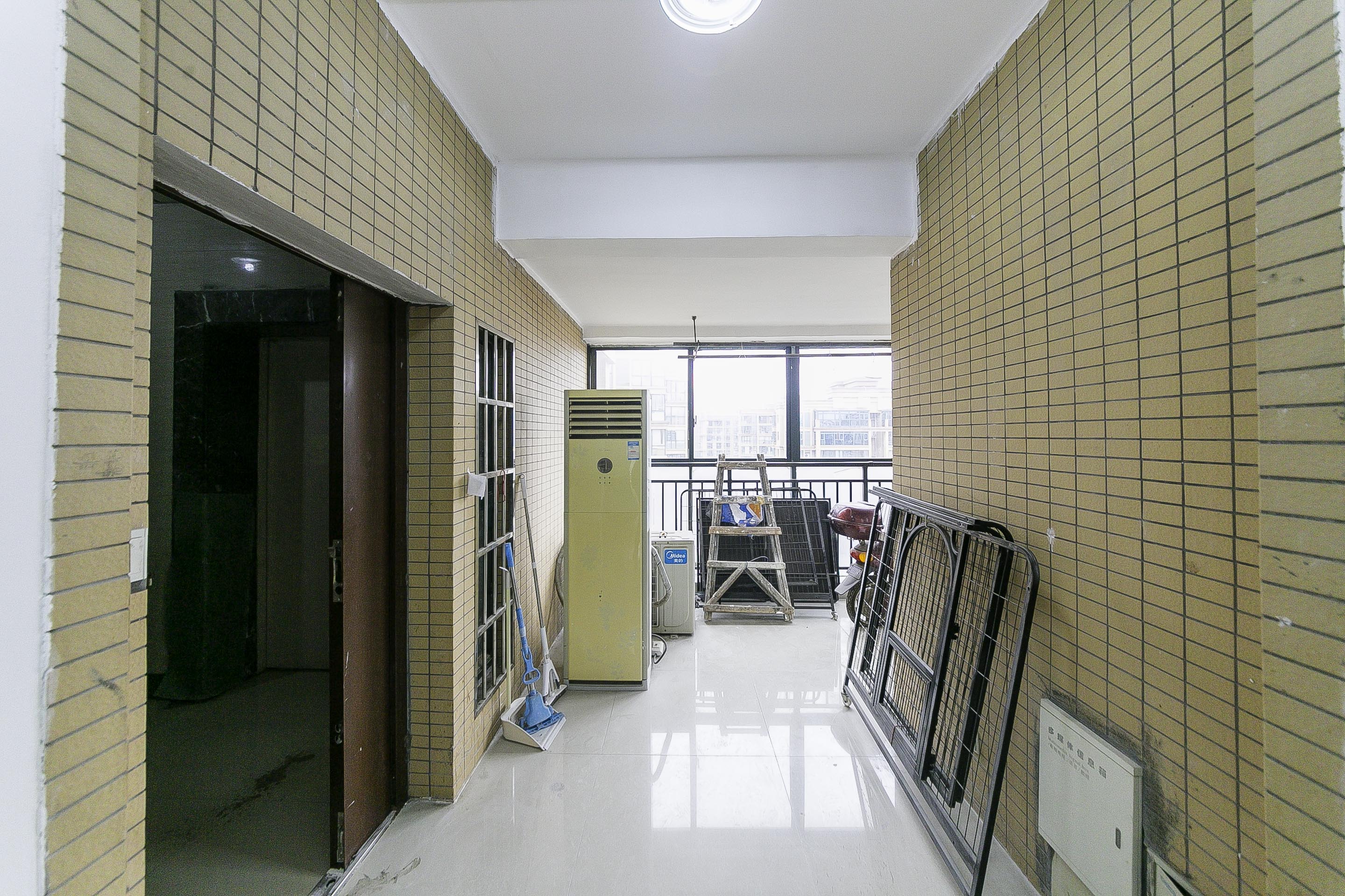 星城荣域  1室1厅1卫   28.00万阳台