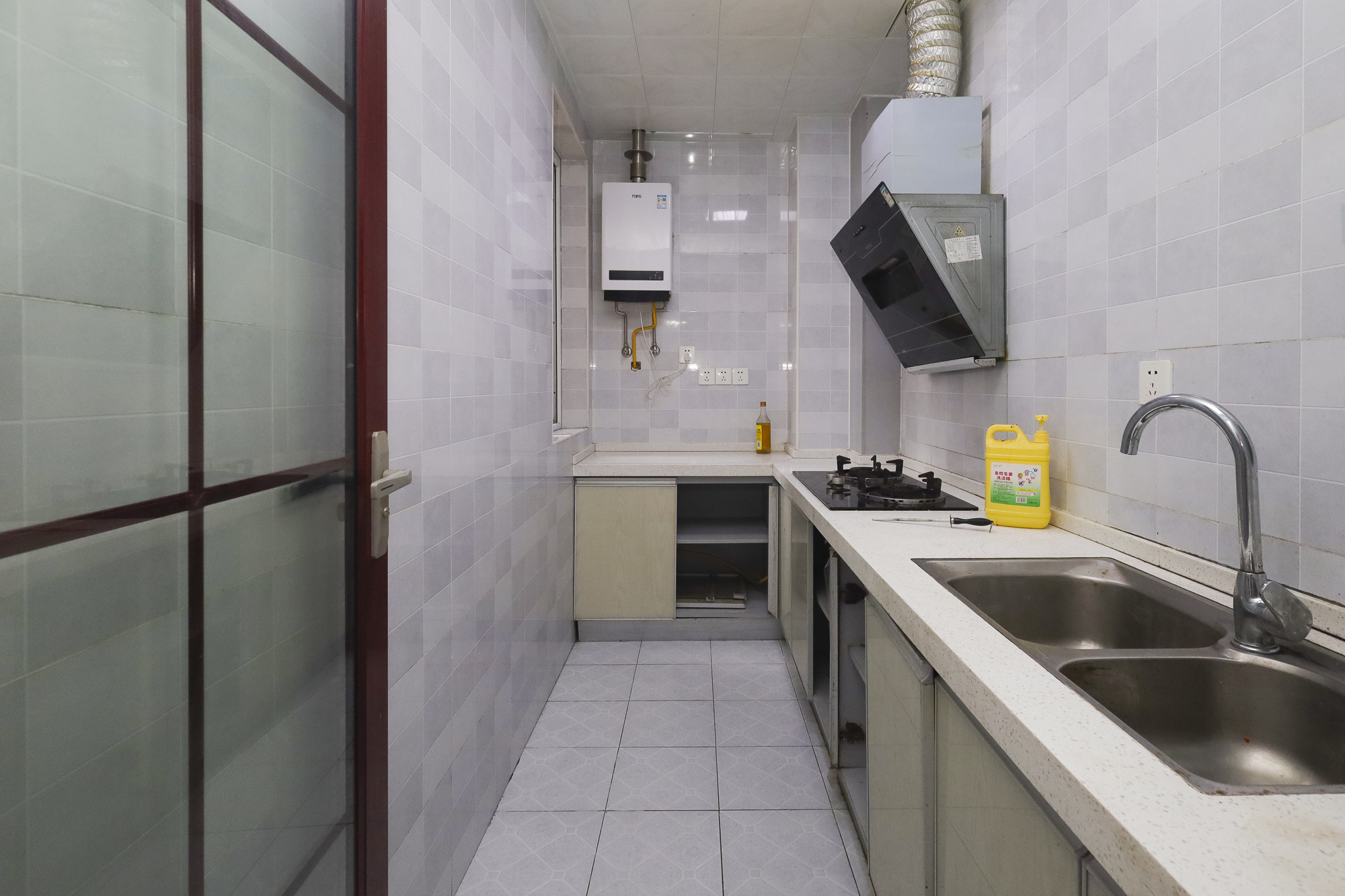 钱隆世家  3室2厅2卫    73.0万厨房