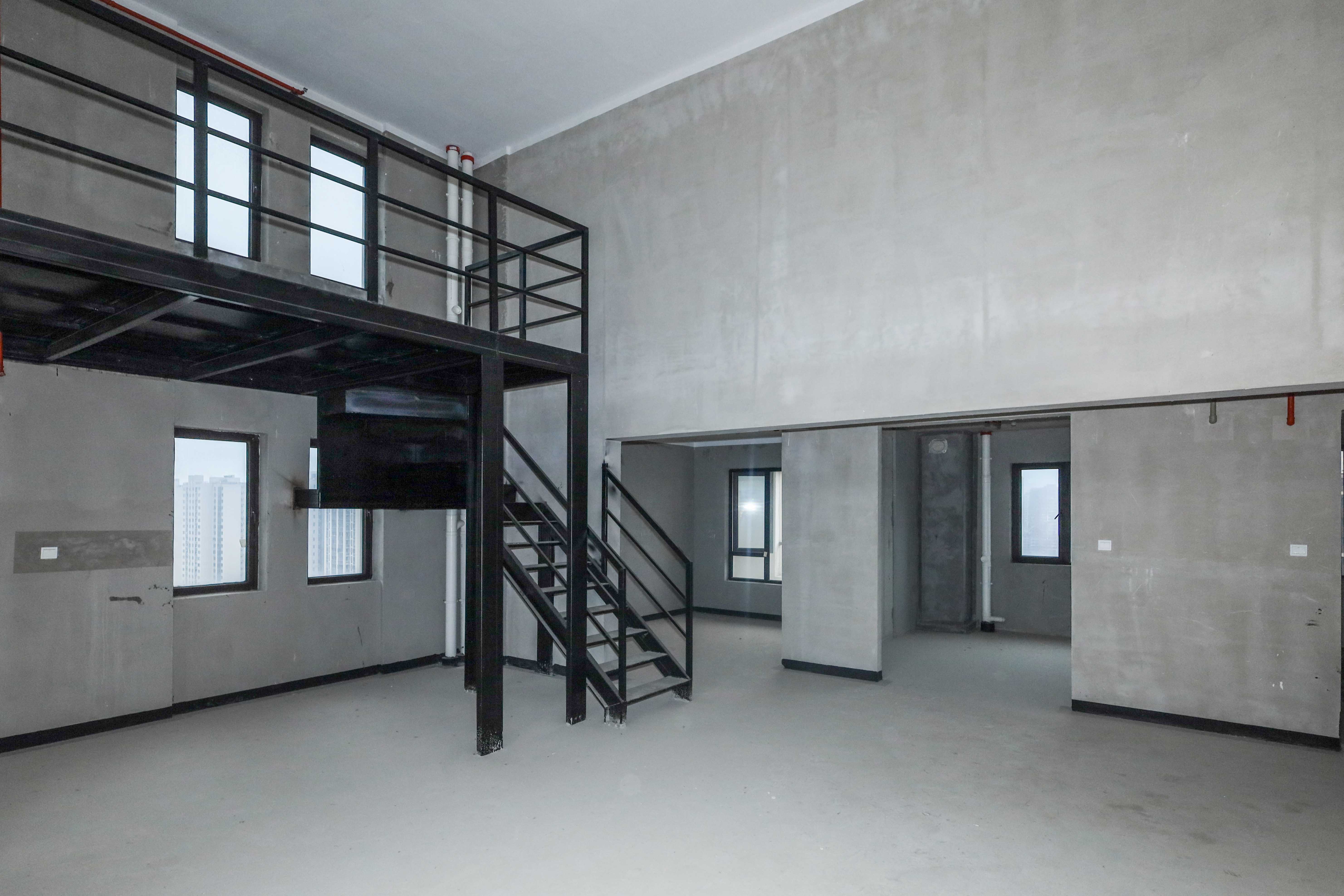 建发央著  5室2厅2卫   400.00万客厅