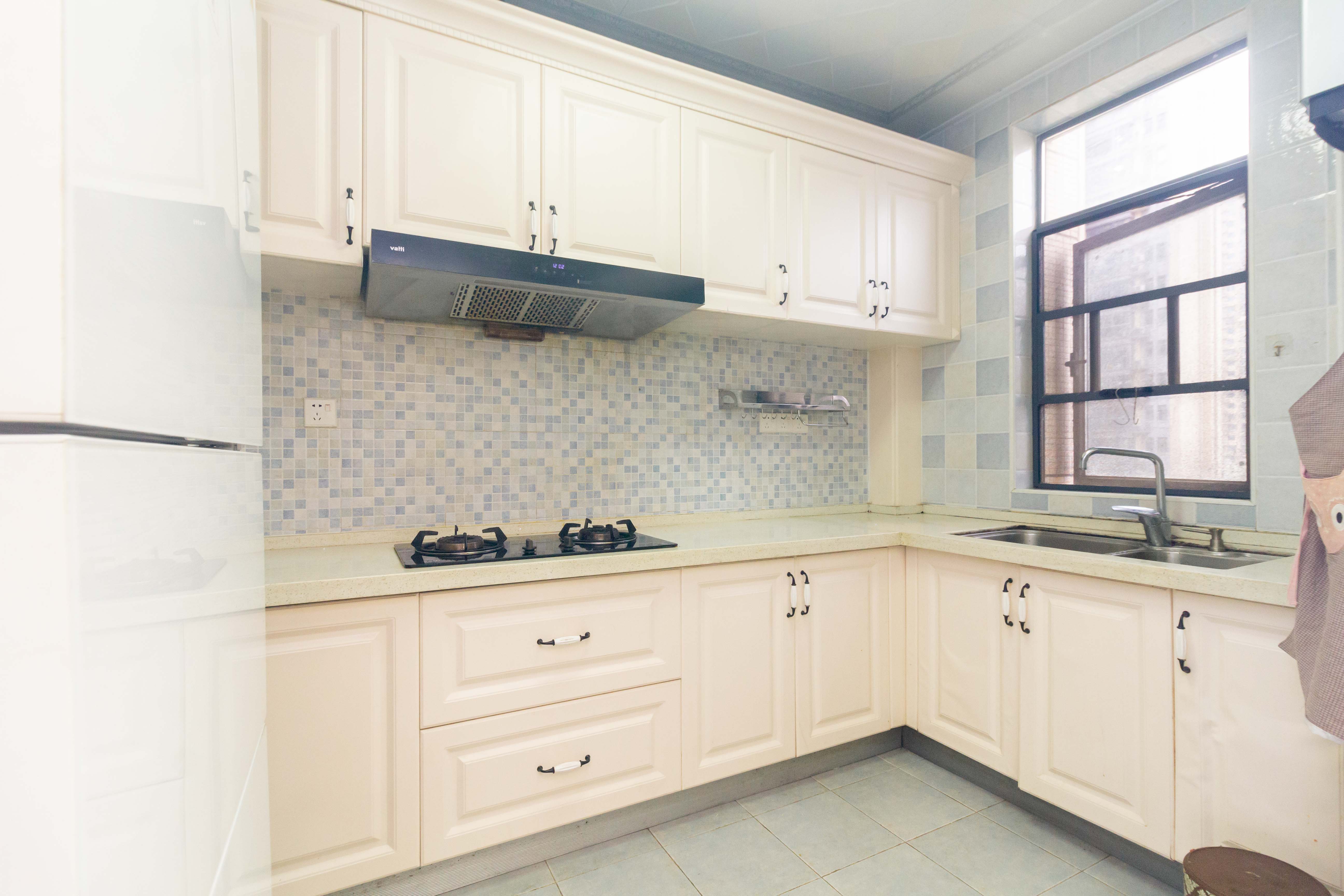 中交中央公园D2区  3室2厅1卫    139.2万厨房