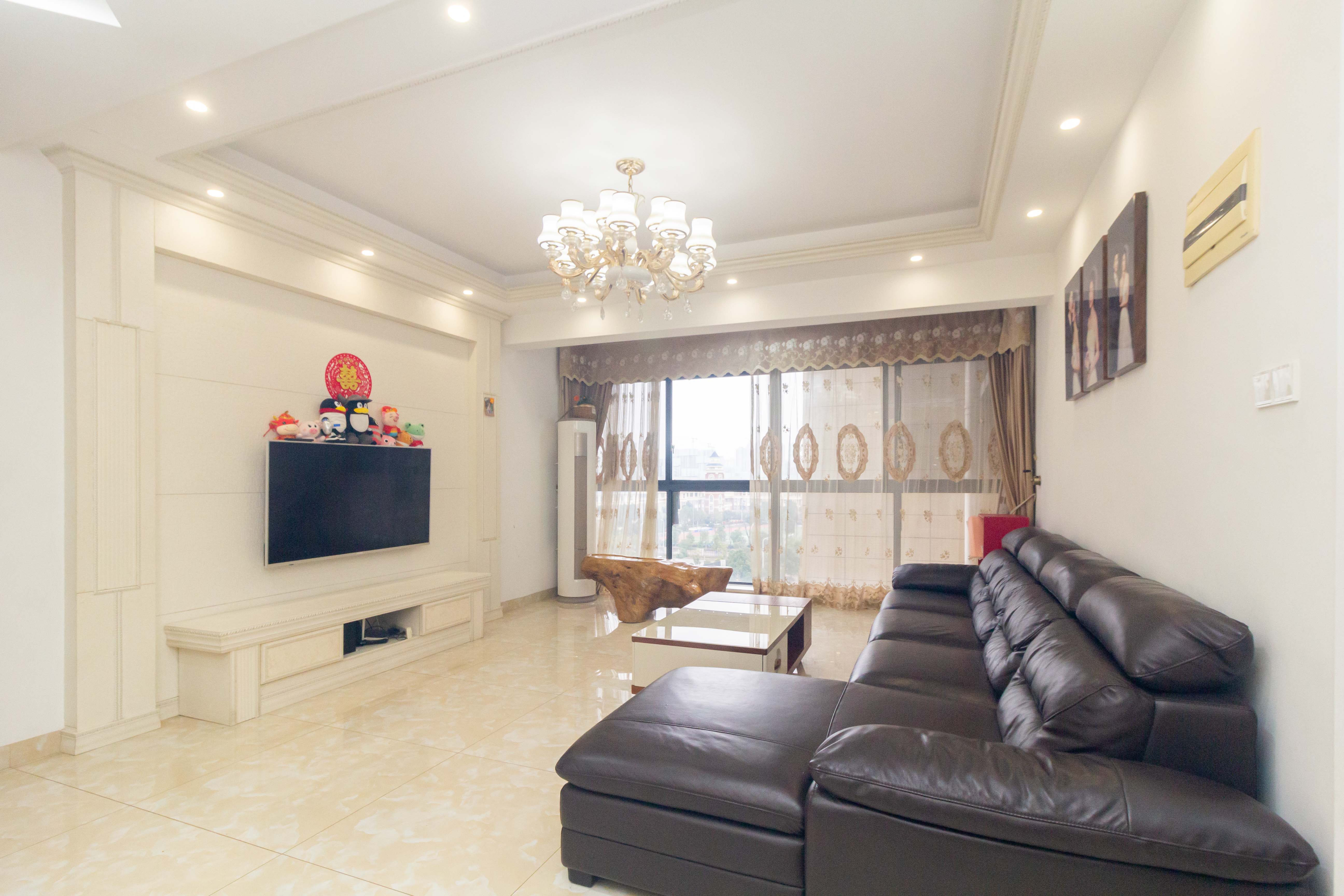 中交中央公园D2区  3室2厅1卫    139.2万 中交中央公园D2区  3室2厅1卫    139.2万客厅