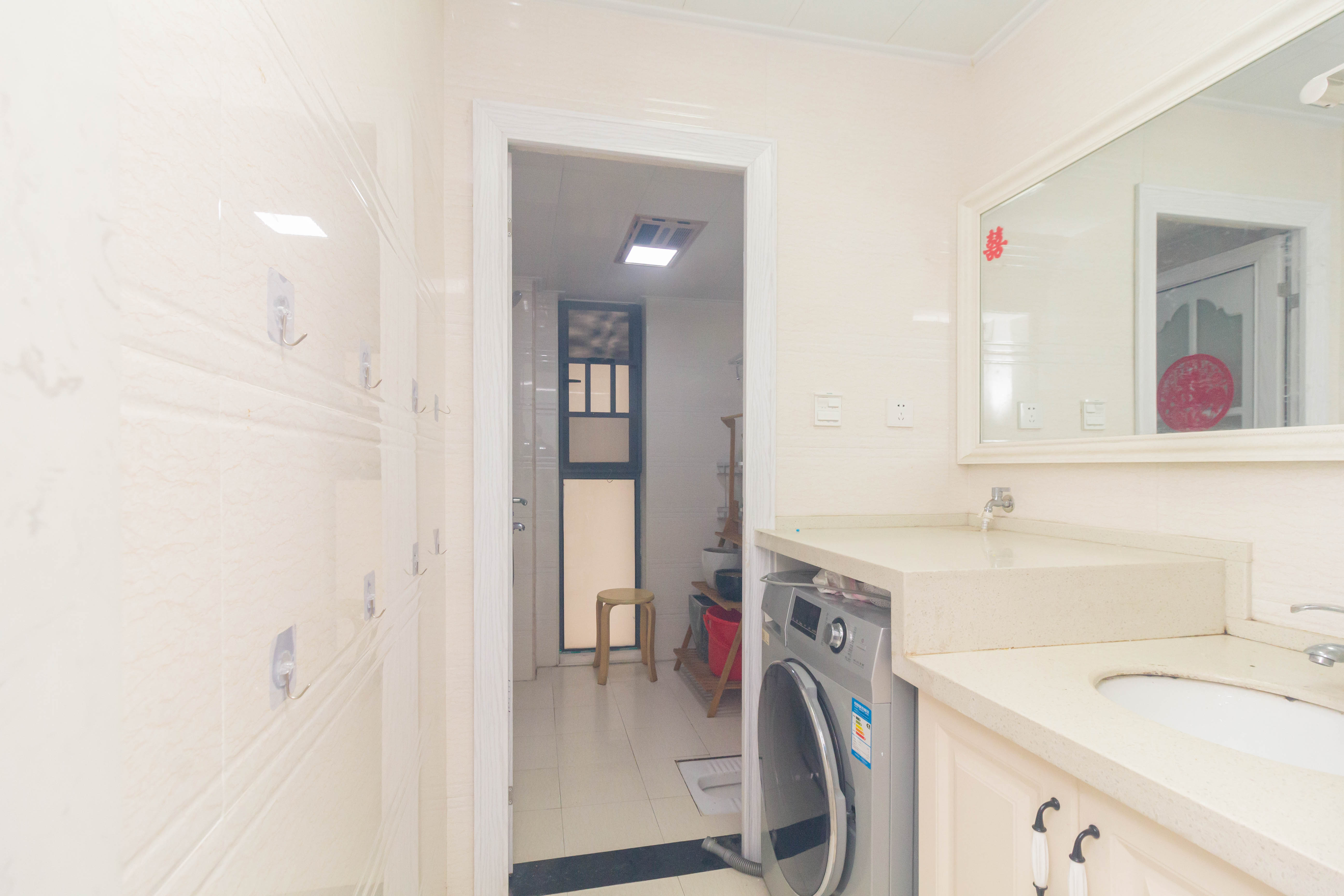 中交中央公园D2区  3室2厅1卫    139.2万 中交中央公园D2区  3室2厅1卫    139.2万卫生间