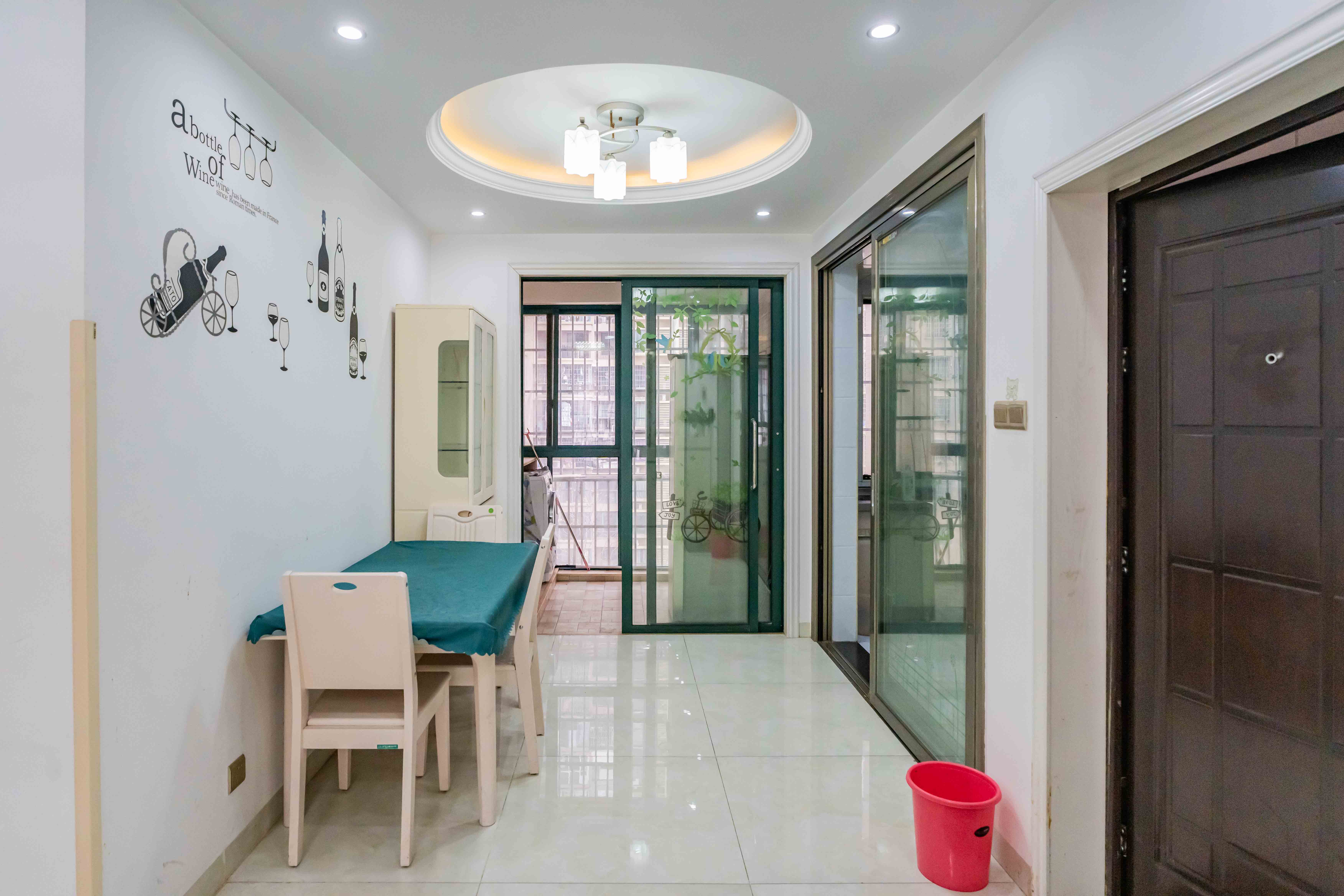 绿洲花园  3室2厅2卫    105.8万客厅