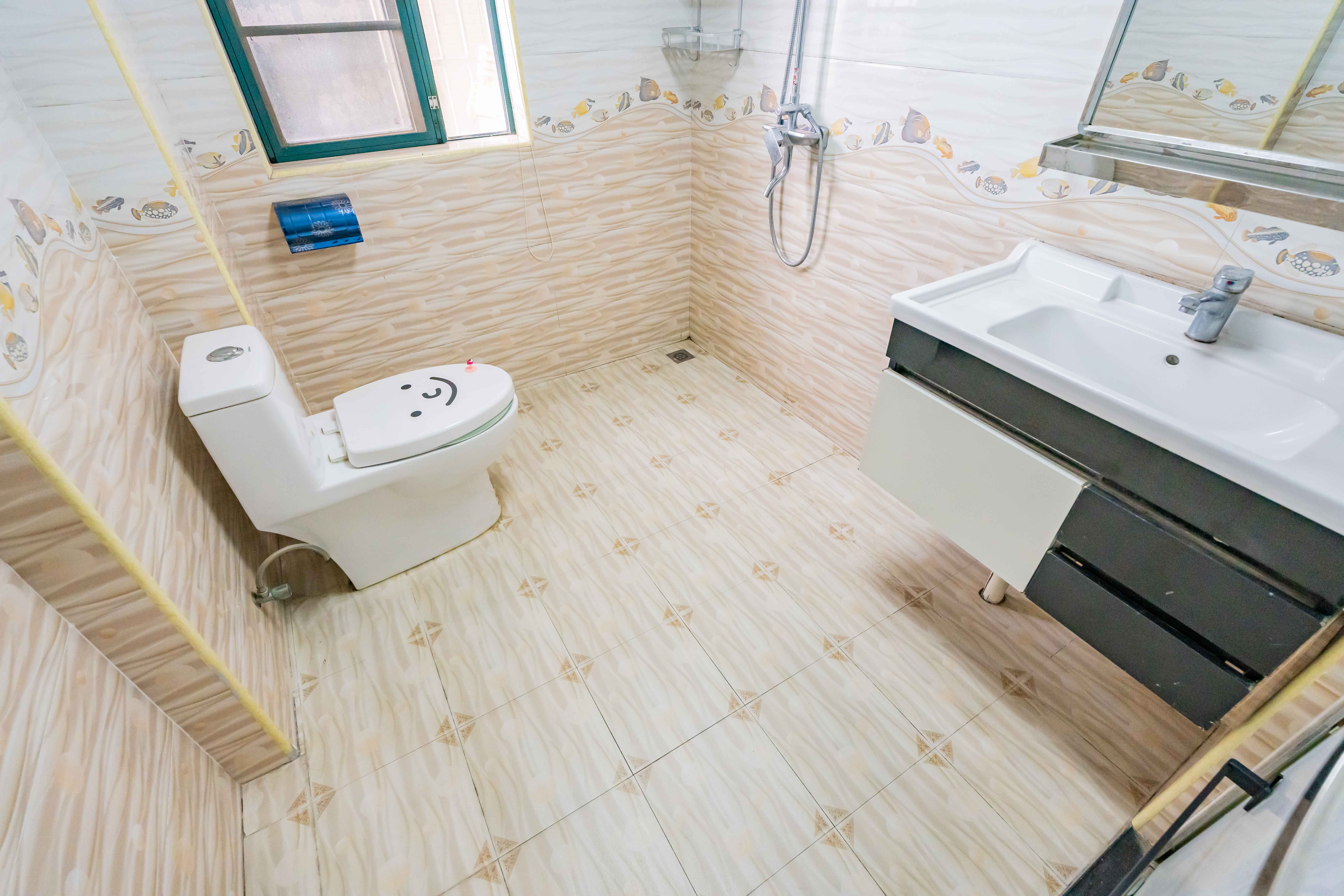 绿洲花园 3室2厅2卫 105.8万 绿洲花园 3室2厅2卫 105.8万卫生间