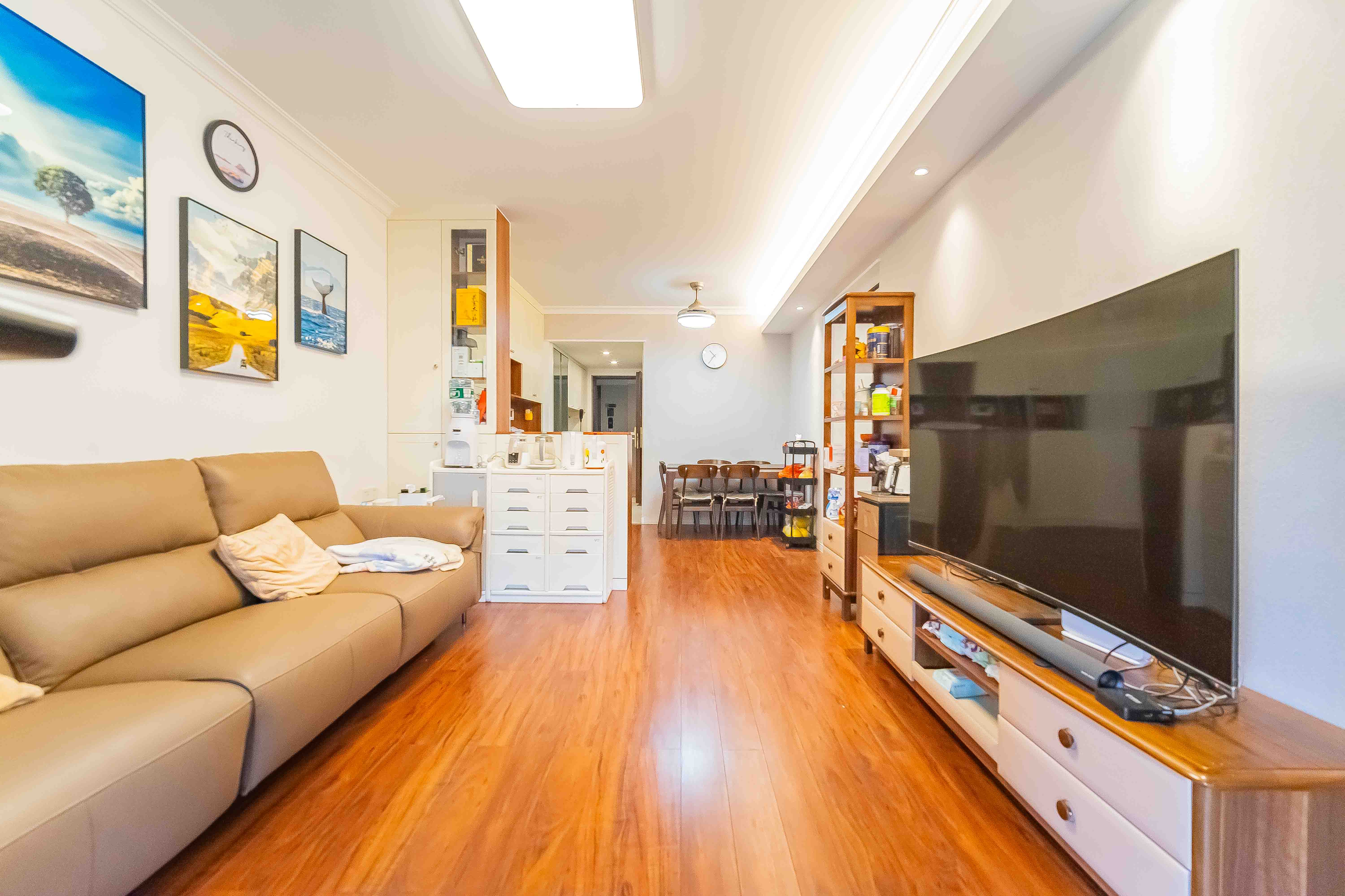 万科魅力之城  3室2厅2卫    129.8万客厅