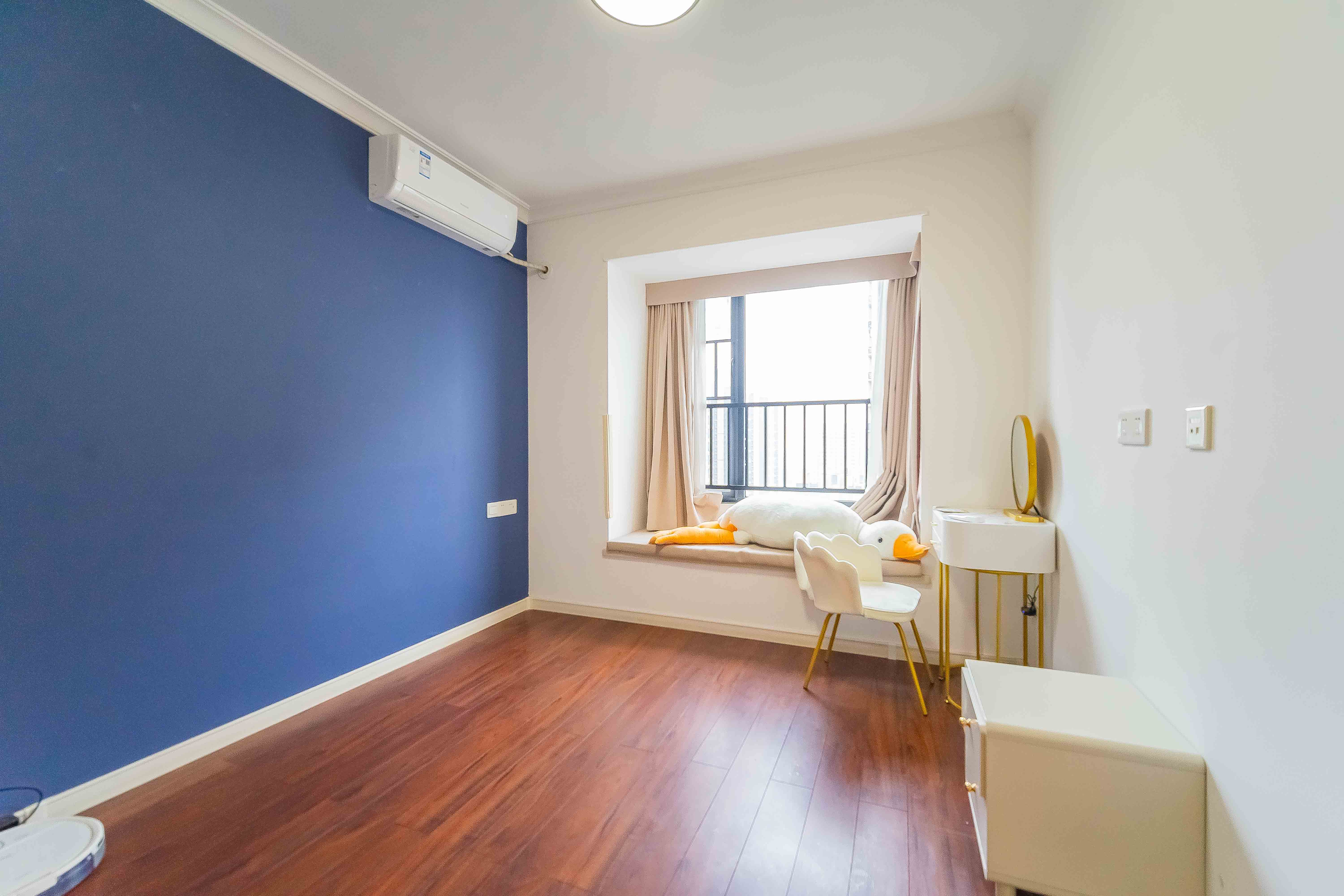 万科魅力之城  3室2厅2卫    129.8万卧室