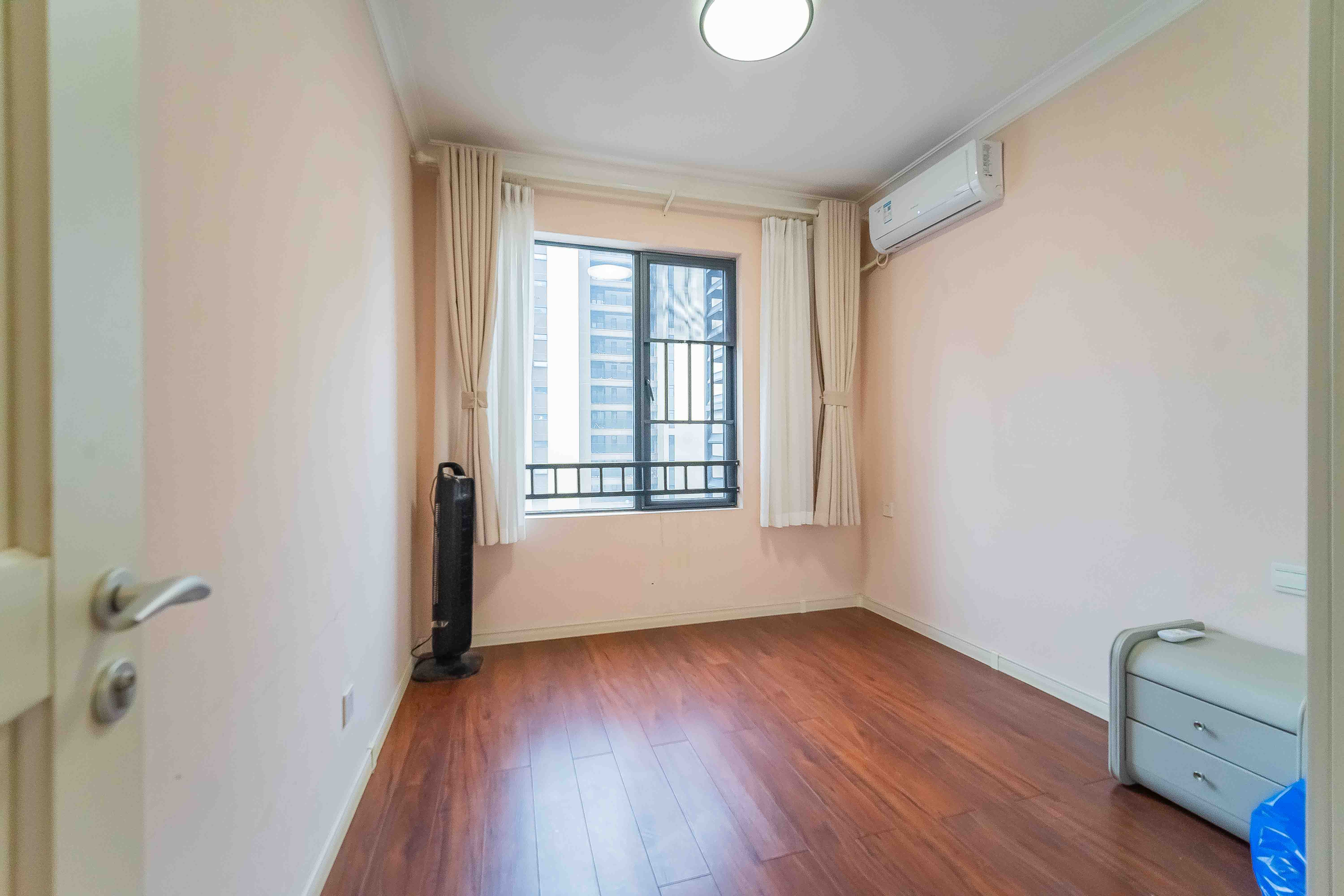 万科魅力之城  3室2厅2卫    129.8万卧室