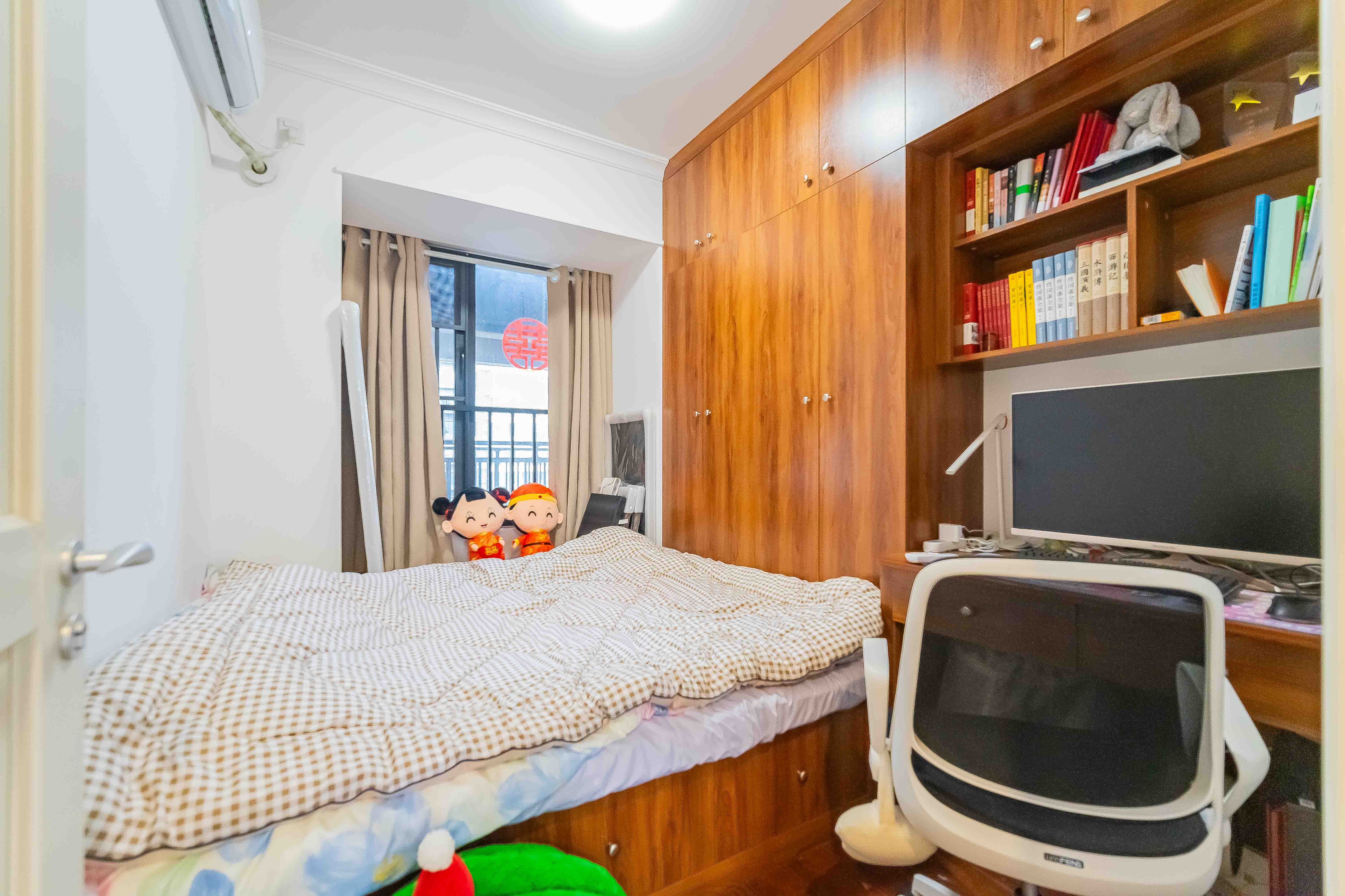 万科魅力之城  3室2厅2卫    129.8万卧室