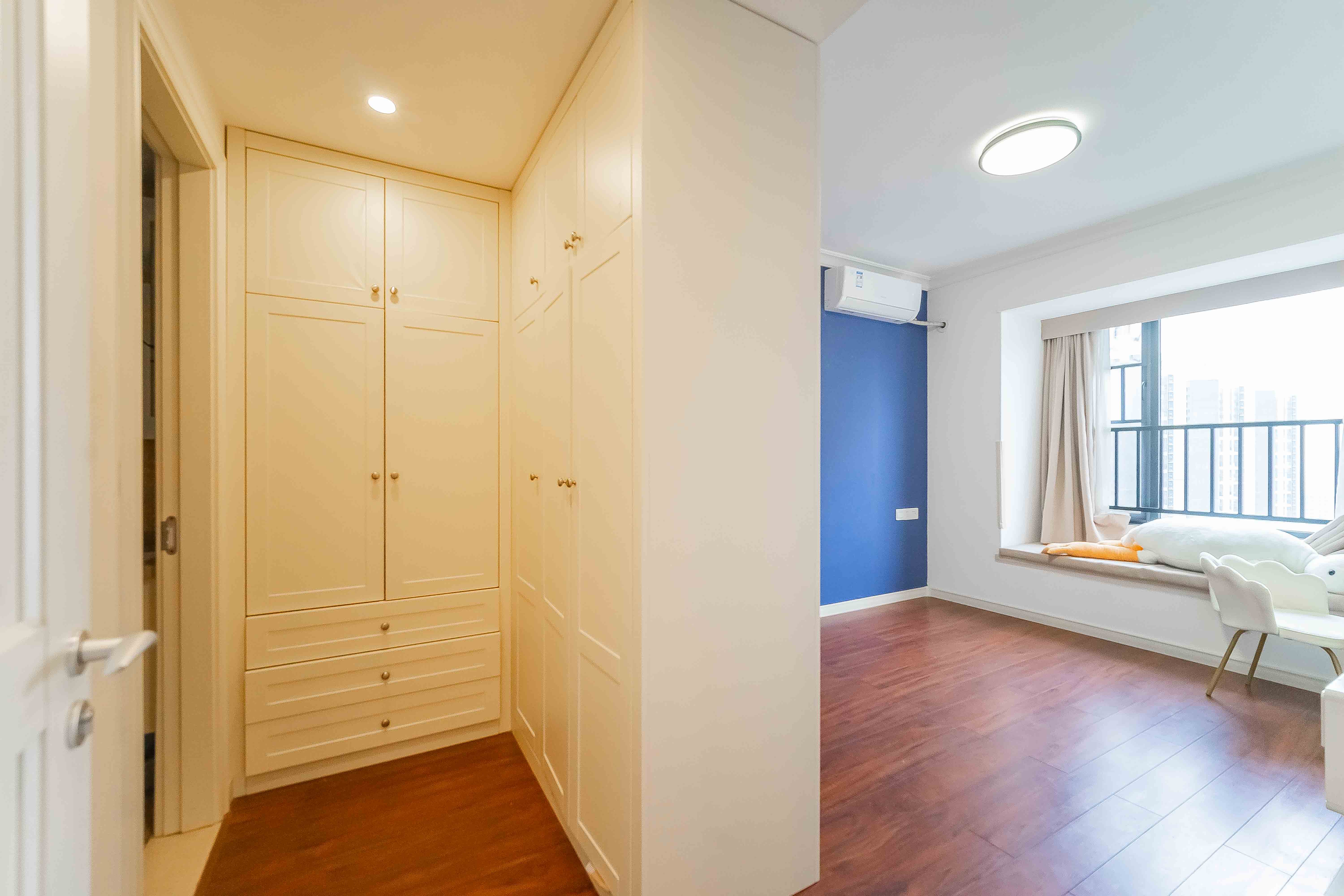 万科魅力之城  3室2厅2卫    129.8万卧室