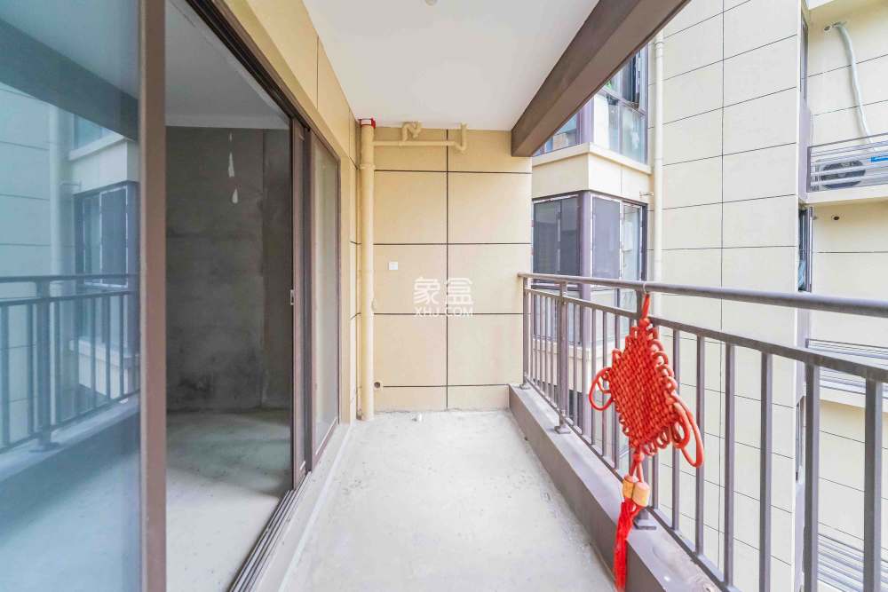 保利大都匯一期、二期  4室2廳2衛(wèi)   165.00萬(wàn)