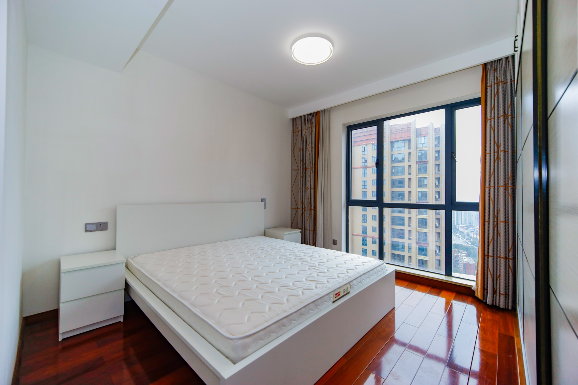 红星国际公馆 3室2厅2卫 110.0万 红星国际公馆 3室2厅2卫 110.0万卧室