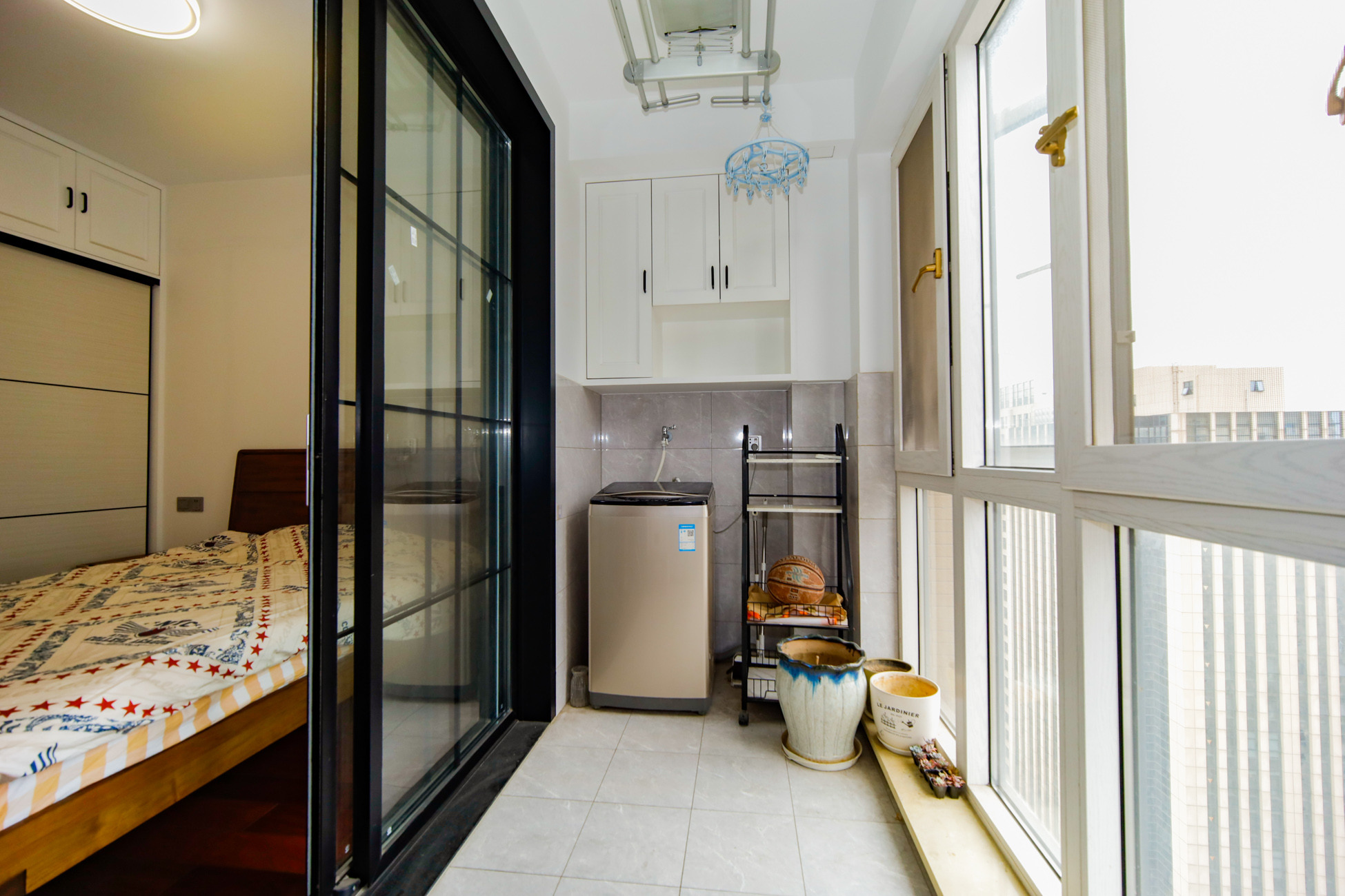 红星国际公馆 3室2厅2卫 110.0万 红星国际公馆 3室2厅2卫 110.0万阳台