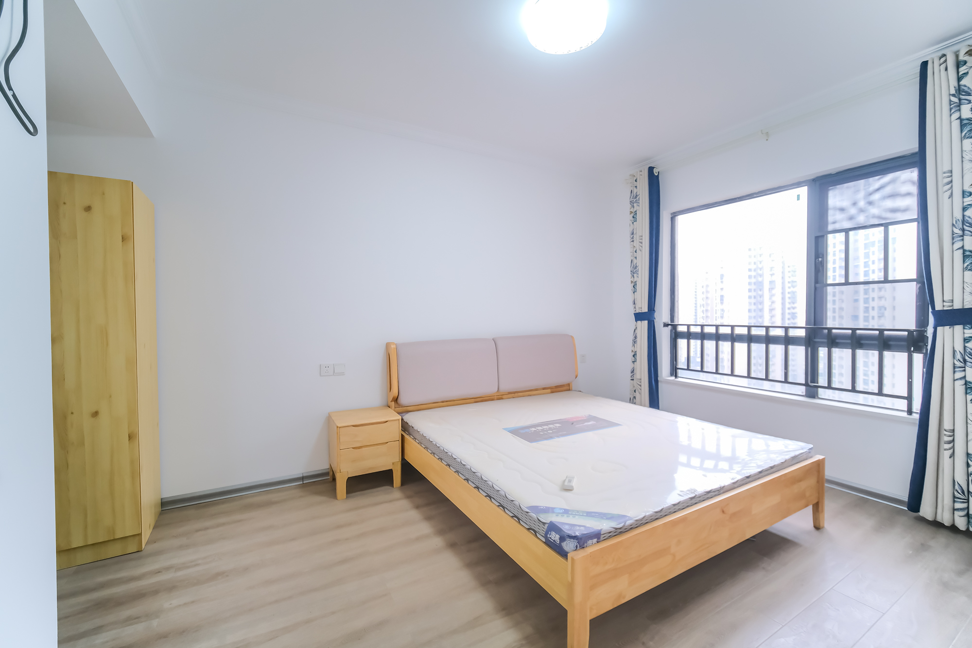 筑梦星园  3室2厅2卫    82.0万卧室