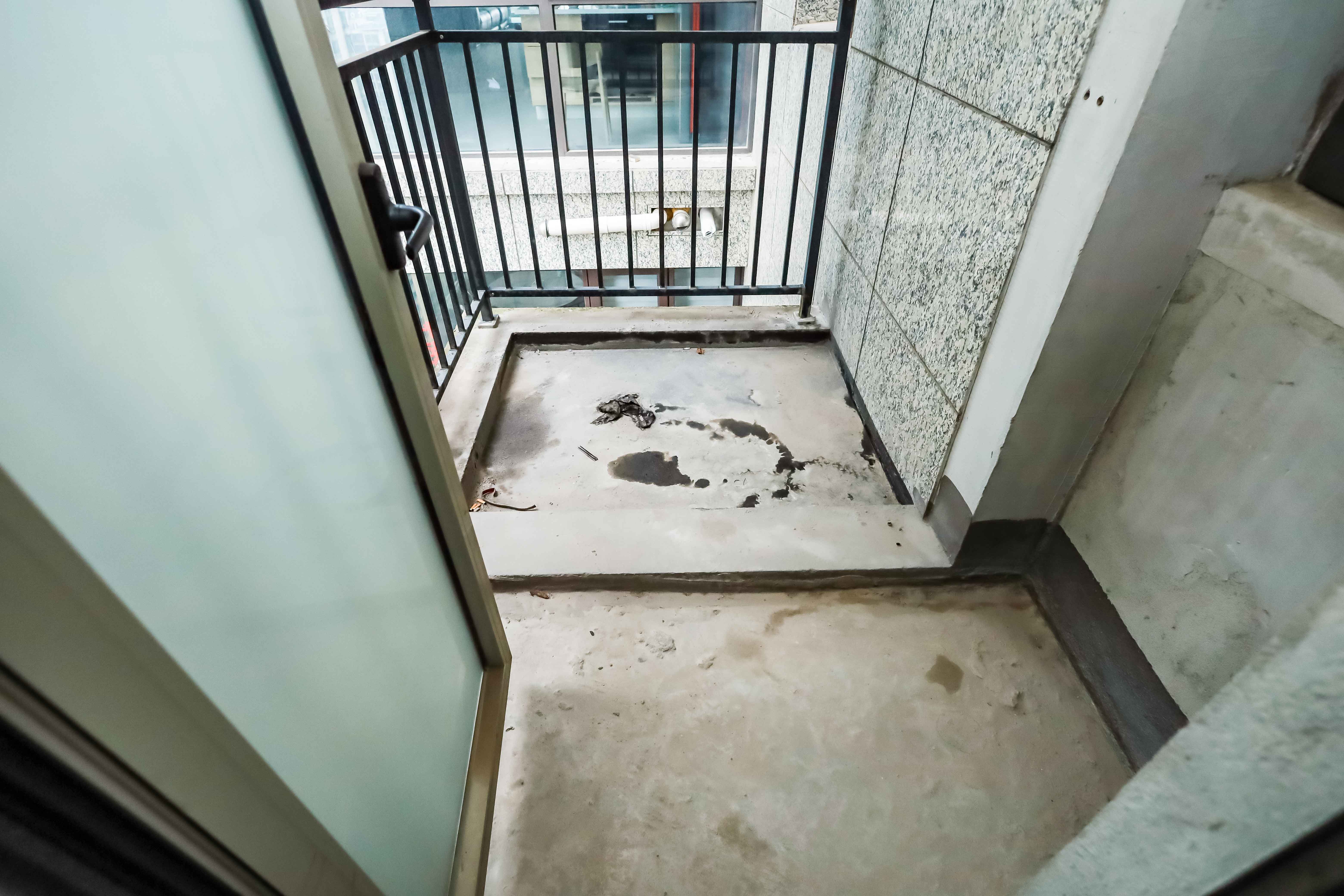万象府台  3室2厅2卫   182.00万卫生间