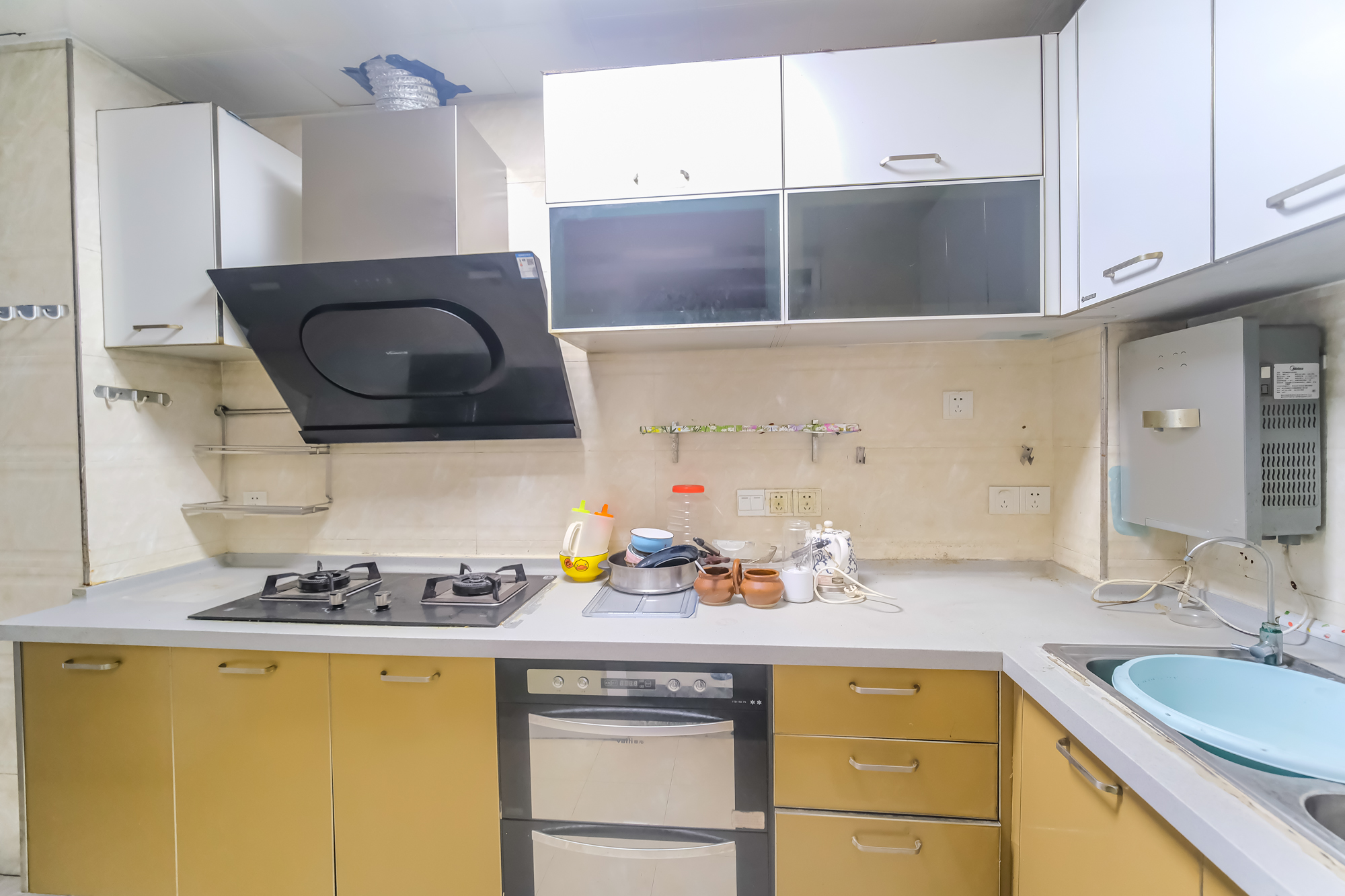 好望谷 3室2厅2卫 60.0万 好望谷 3室2厅2卫 60.0万厨房