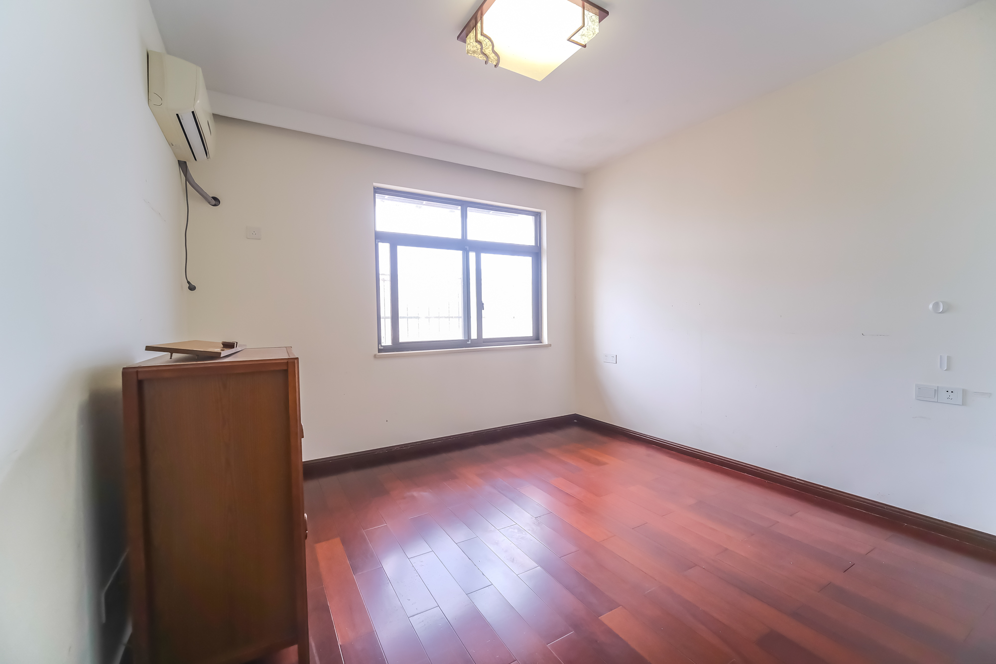 好望谷 3室2厅2卫 60.0万 好望谷 3室2厅2卫 60.0万卧室