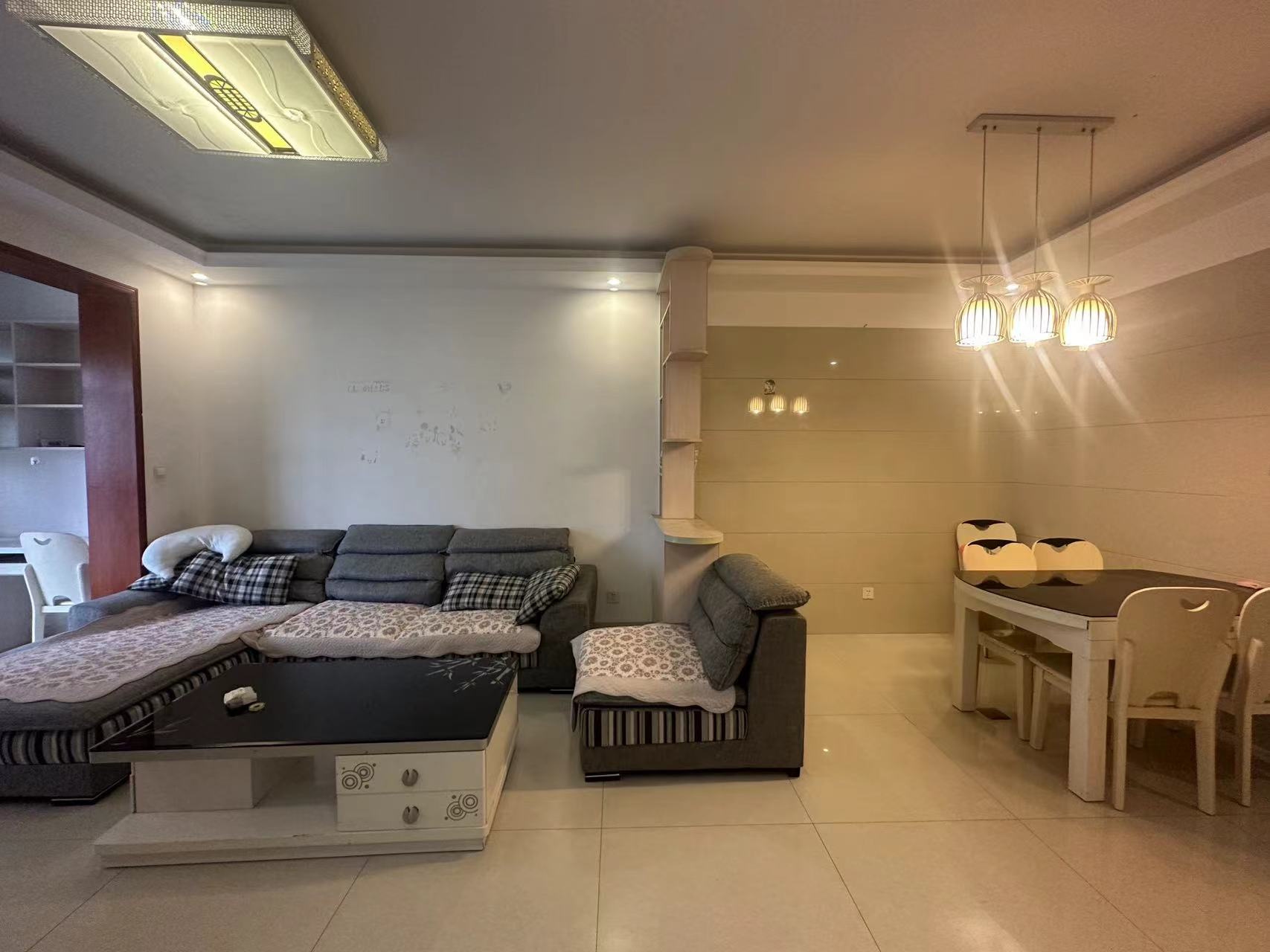 泰山公馆  2室2厅1卫    48.0万 泰山公馆  2室2厅1卫    48.0万室内图