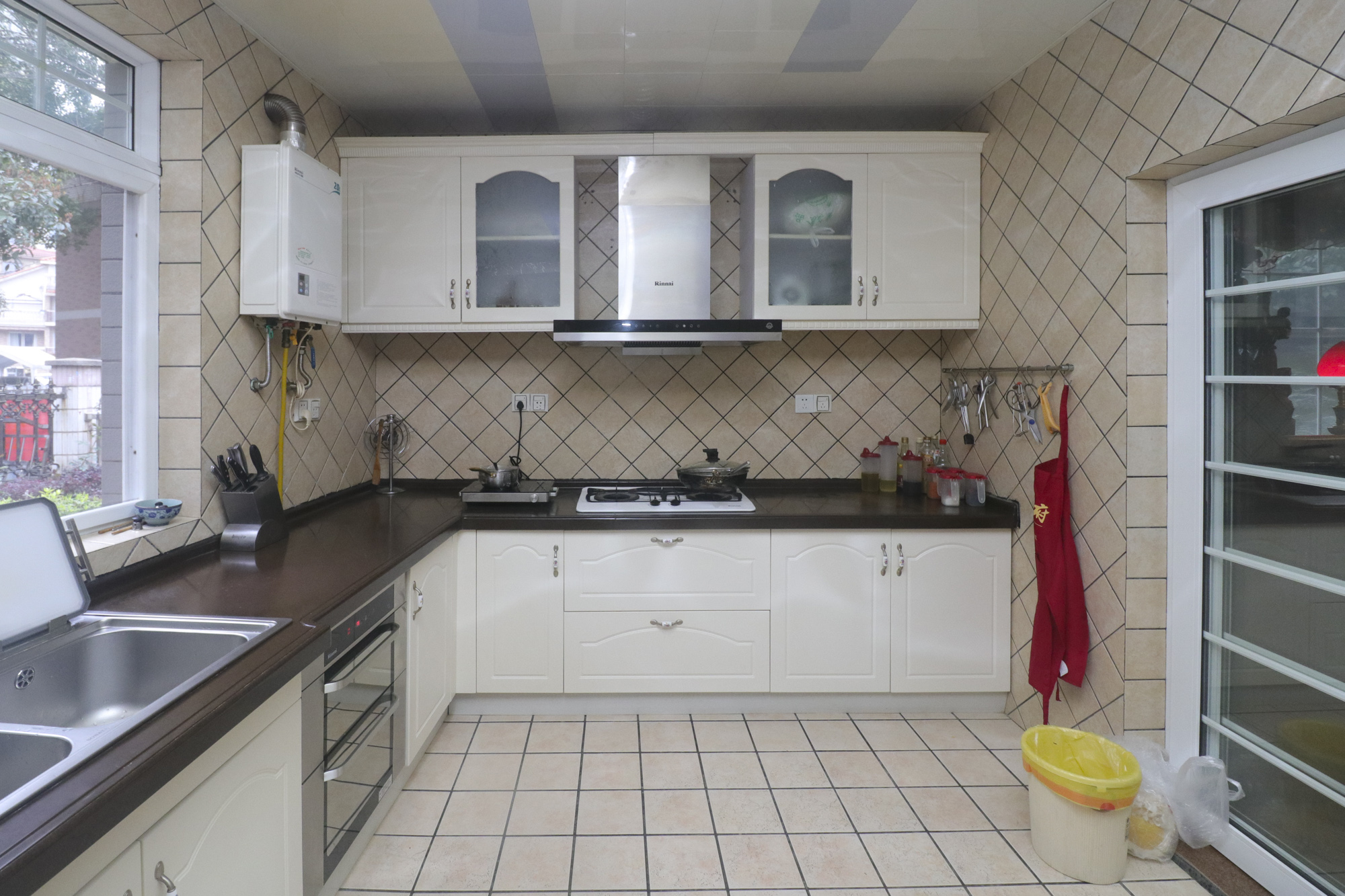 芙蓉别墅山庄(嘉湘华庭) 15室3厅6卫 2280.0万 芙蓉别墅山庄(嘉湘华庭) 15室3厅6卫 2280.0万厨房