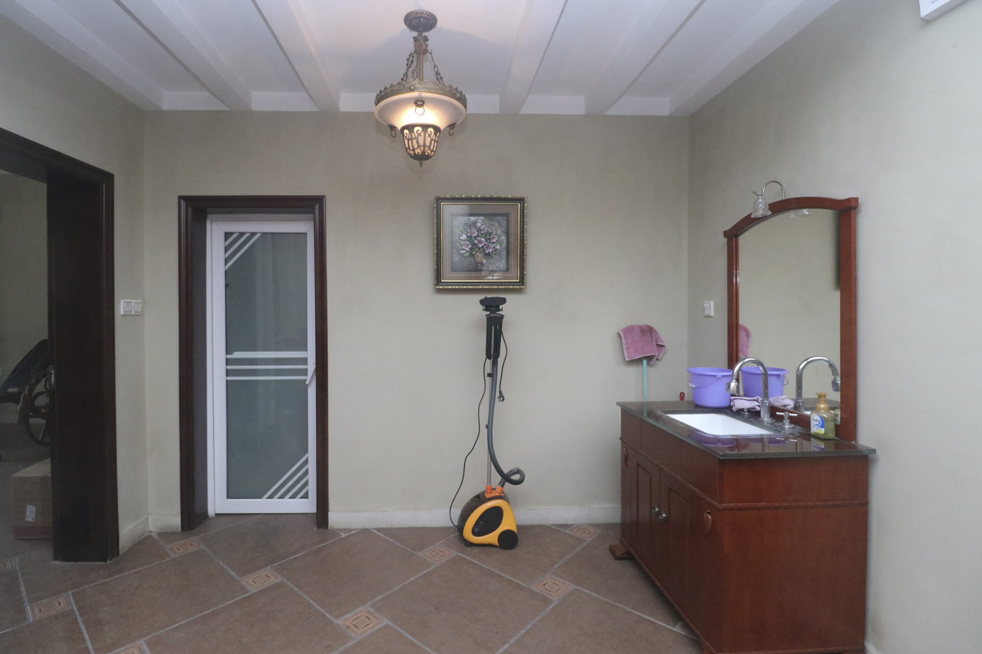 芙蓉别墅山庄(嘉湘华庭) 15室3厅6卫 2280.0万 芙蓉别墅山庄(嘉湘华庭) 15室3厅6卫 2280.0万其他