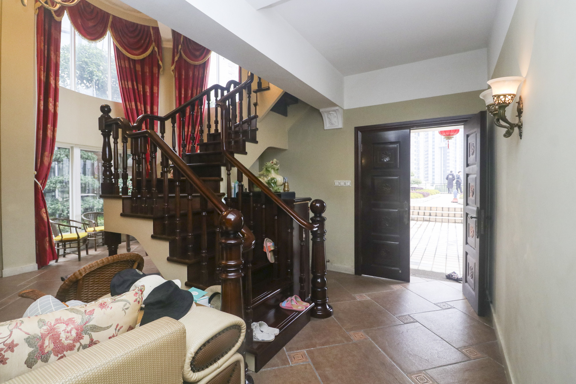 芙蓉别墅山庄(嘉湘华庭) 15室3厅6卫 2280.0万 芙蓉别墅山庄(嘉湘华庭) 15室3厅6卫 2280.0万其他