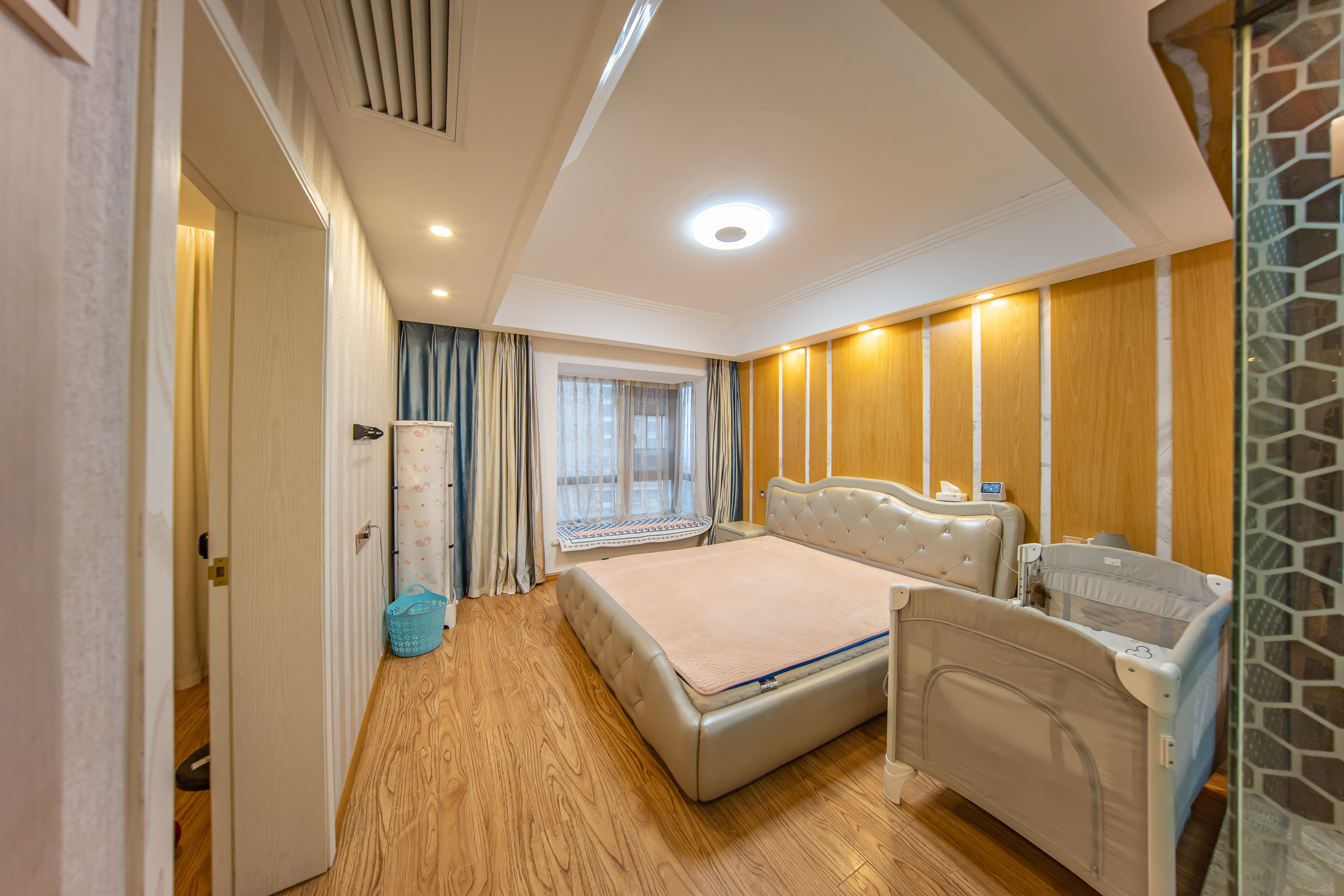 米兰春天 4室2厅2卫 79.8万 米兰春天 4室2厅2卫 79.8万卧室