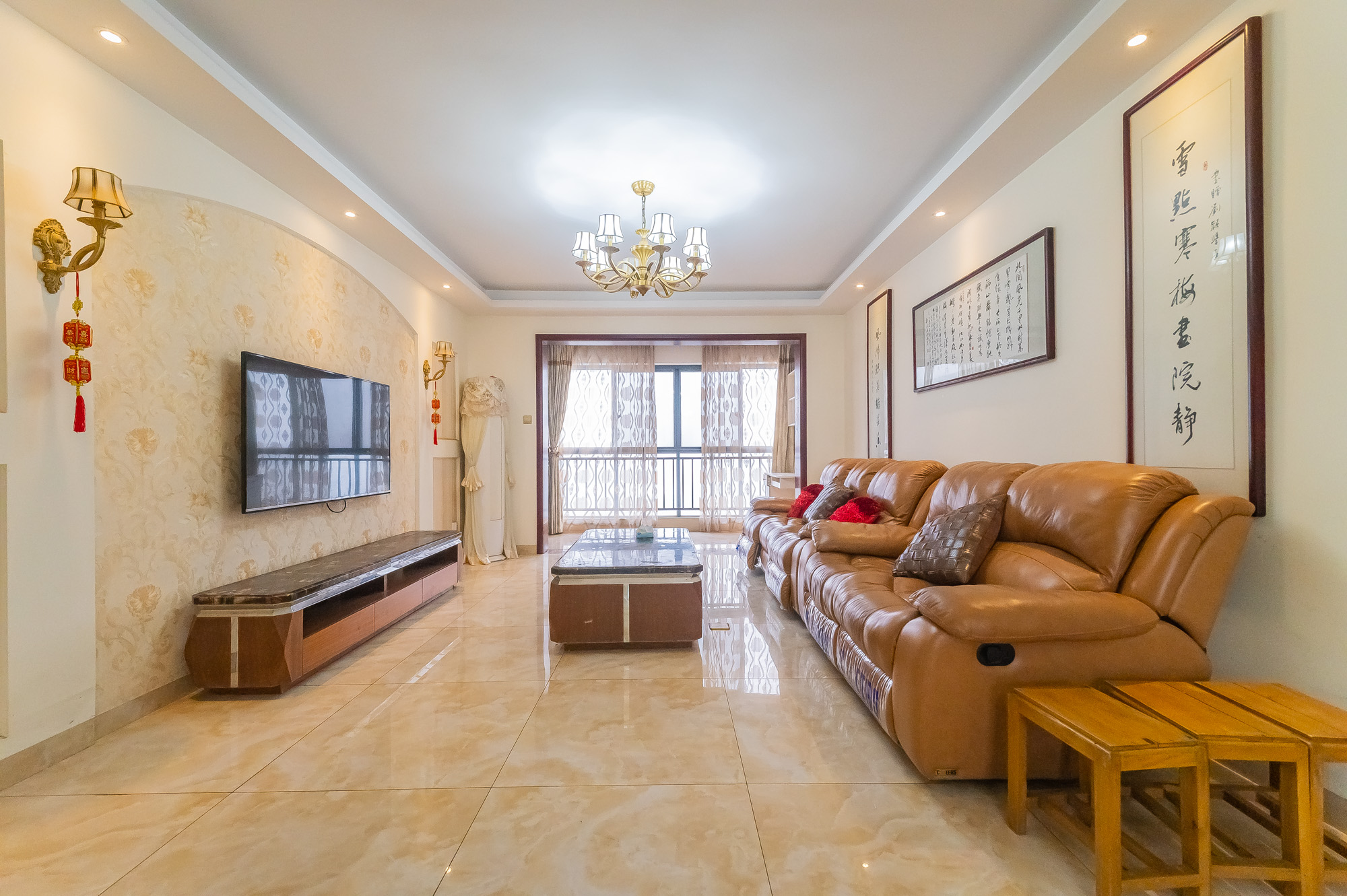 海伦春天 3室2厅2卫 108.0万 海伦春天 3室2厅2卫 108.0万客厅