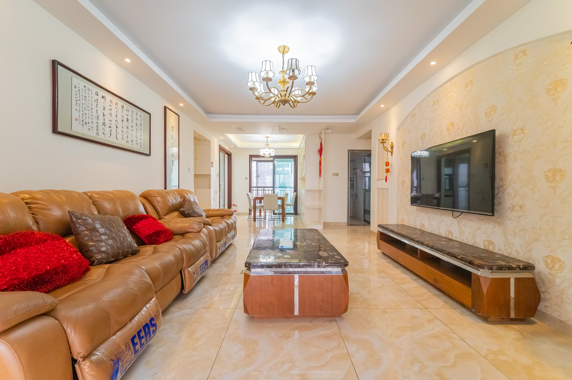 海伦春天 3室2厅2卫 108.0万 海伦春天 3室2厅2卫 108.0万客厅