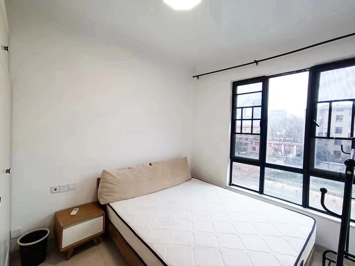 荣悦台 2室2厅1卫 85.0万 荣悦台 2室2厅1卫 85.0万卧室