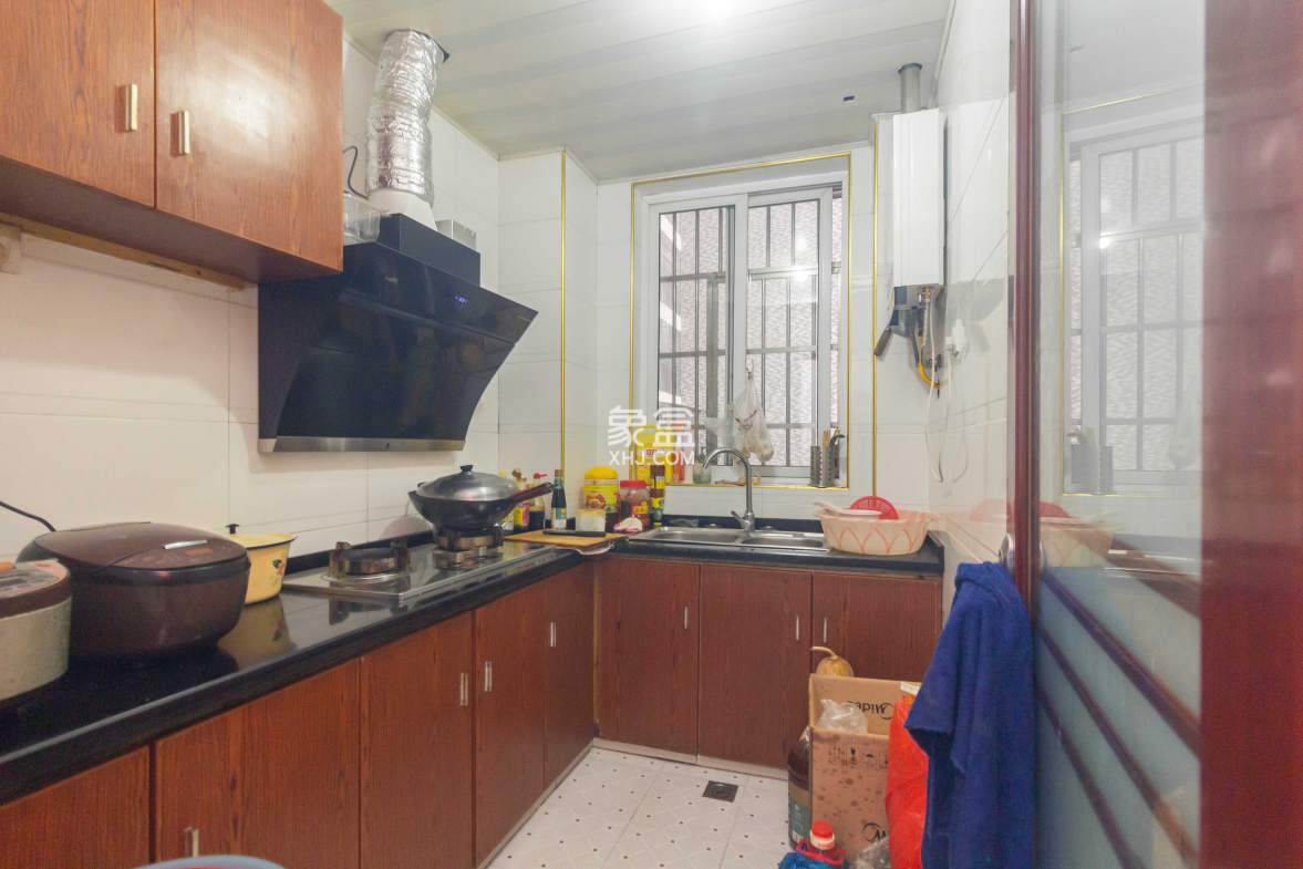 明天一城  2室2厅1卫    52.8万 明天一城  2室2厅1卫    52.8万厨房