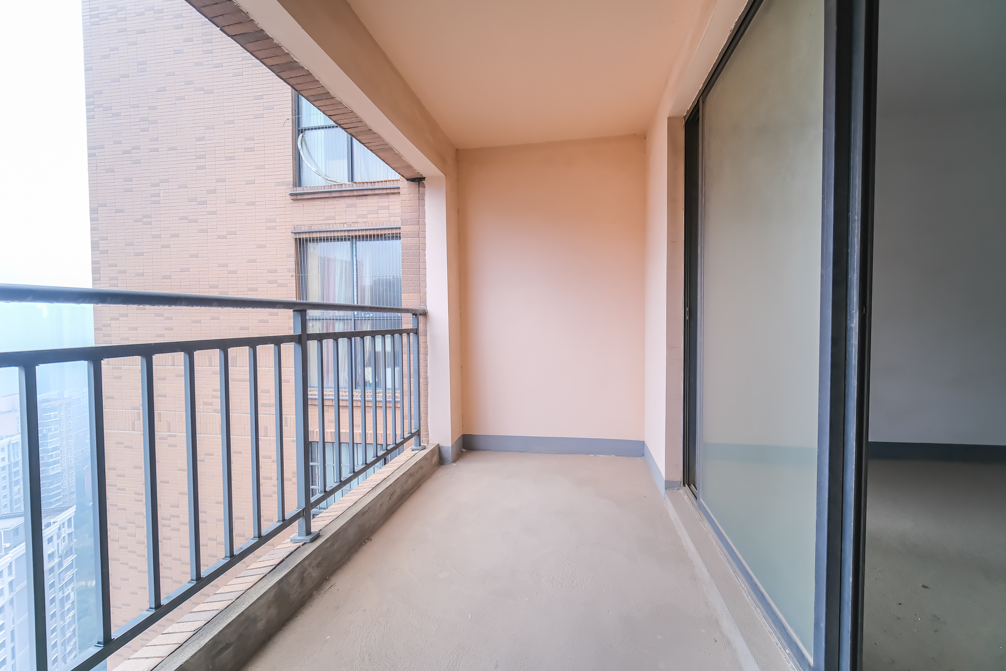 三一街区 3室2厅1卫 99.0万 三一街区 3室2厅1卫 99.0万阳台